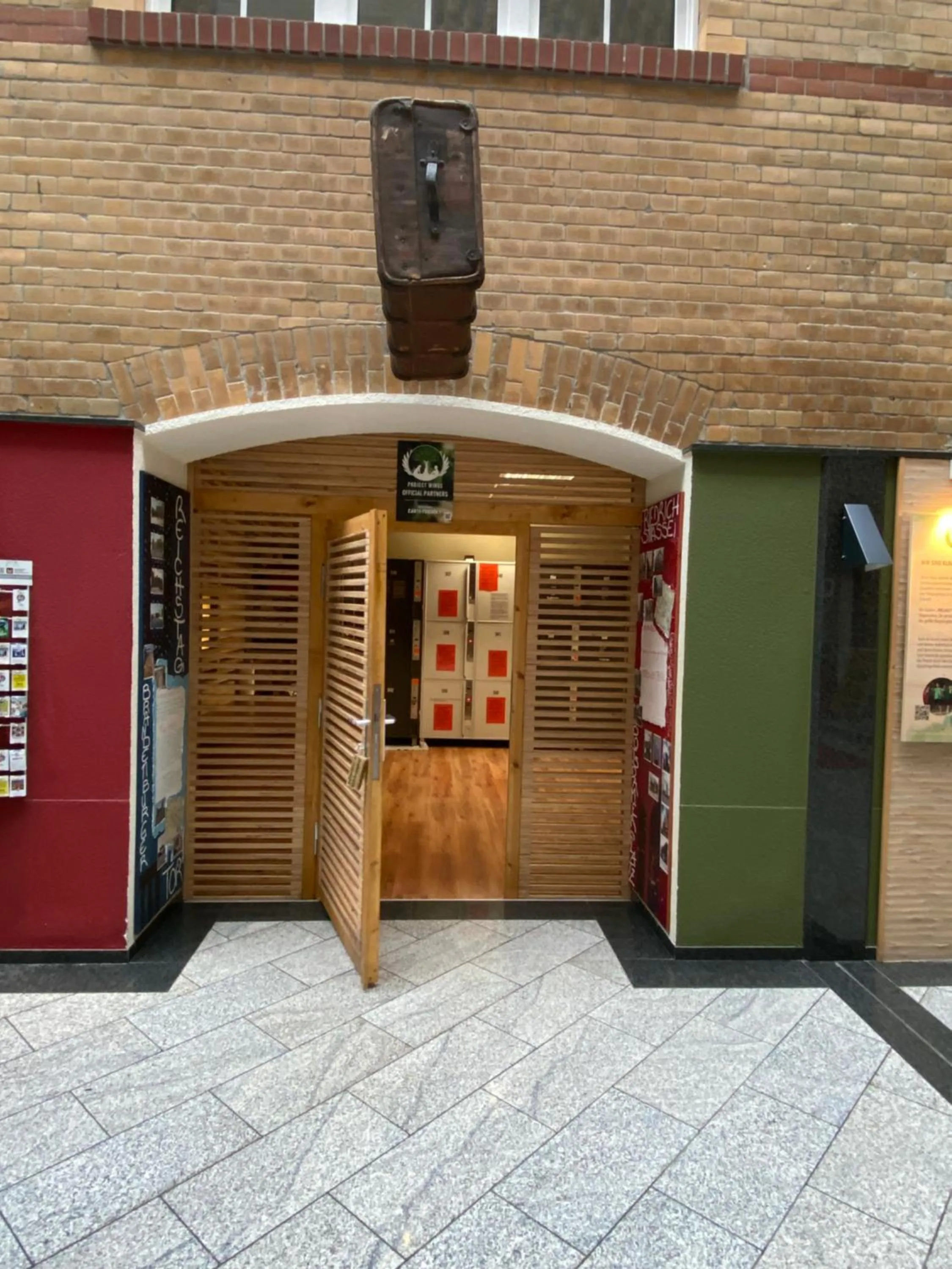 Lobby or reception in Singer109 Hostel, Hotel & Apartment