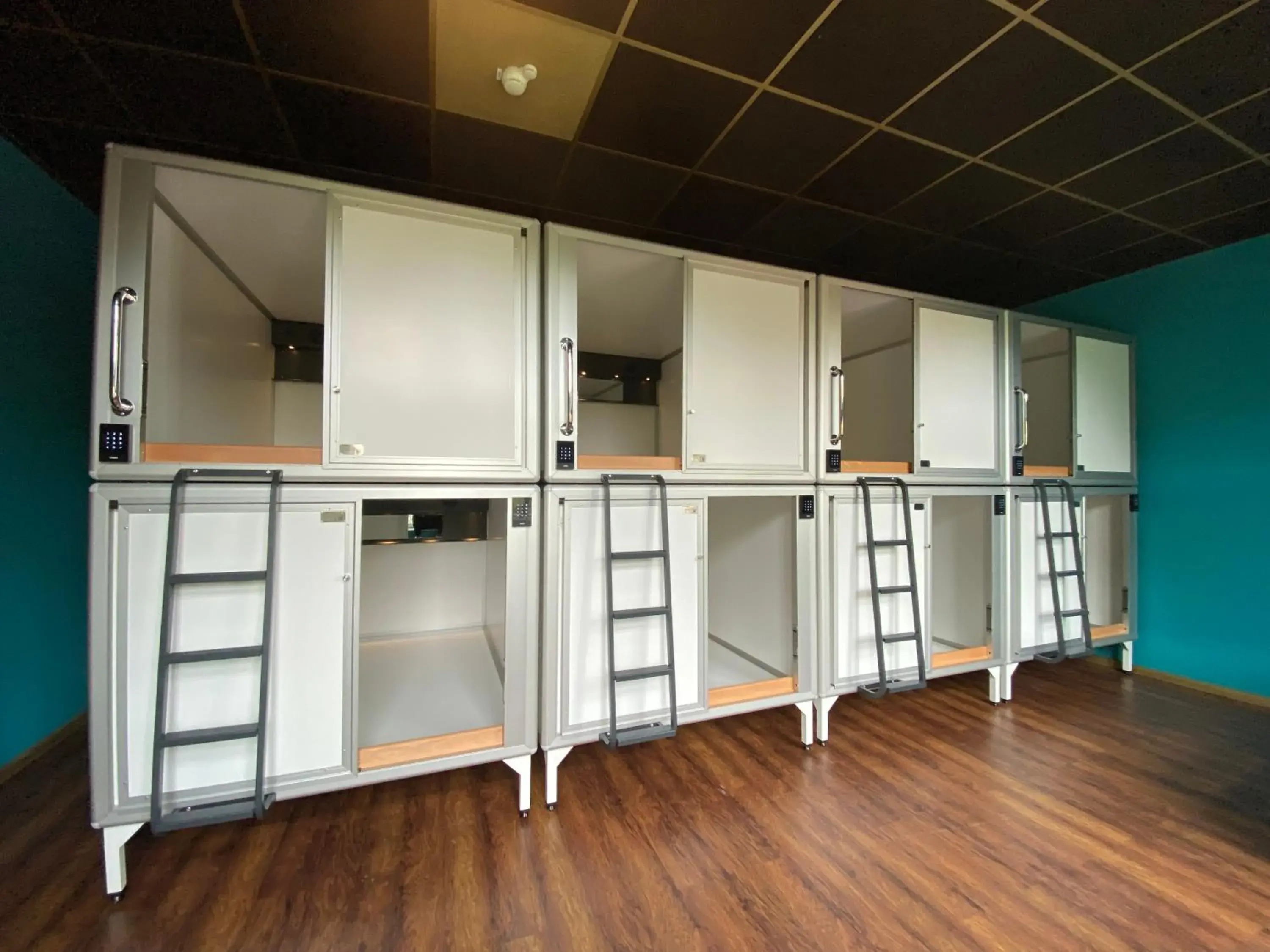 bunk bed in Singer109 Hostel, Hotel & Apartment bunk bed in Singer109 Hostel, Hotel & Apartment