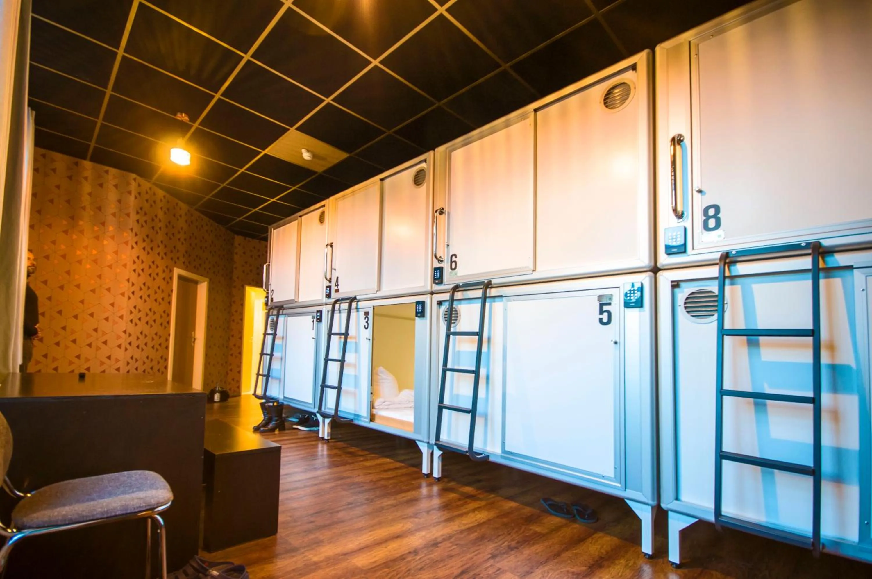 Singer109 Hostel, Hotel & Apartment