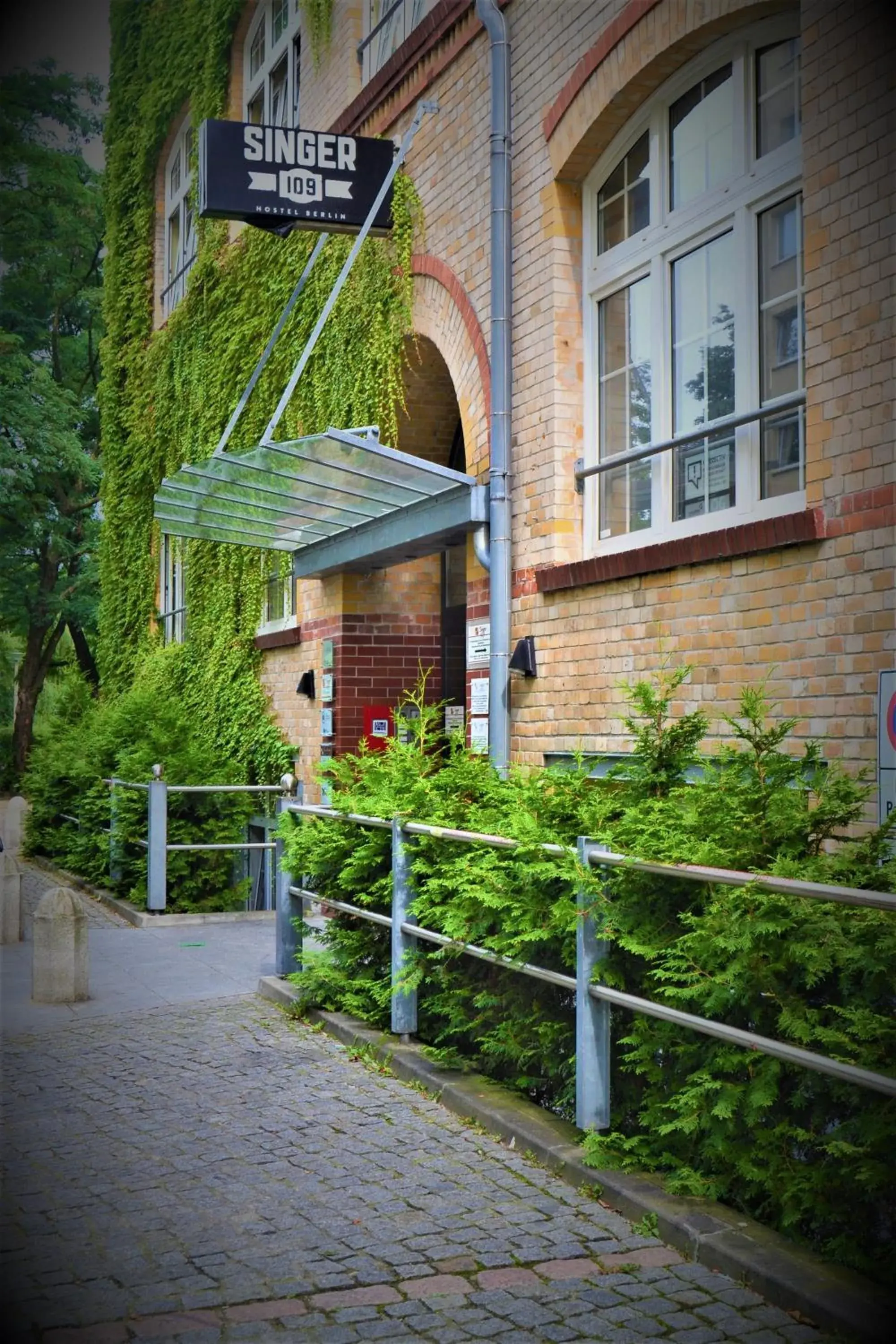 Property building in Singer109 Hostel, Hotel & Apartment Property building in Singer109 Hostel, Hotel & Apartment