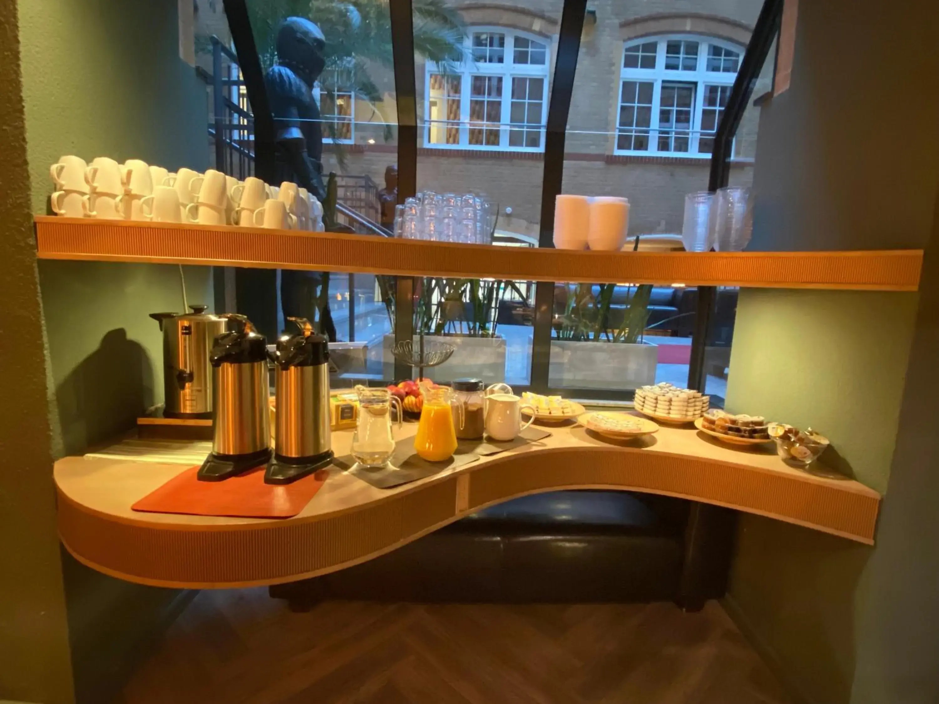 Food in Singer109 Hostel, Hotel & Apartment Food in Singer109 Hostel, Hotel & Apartment