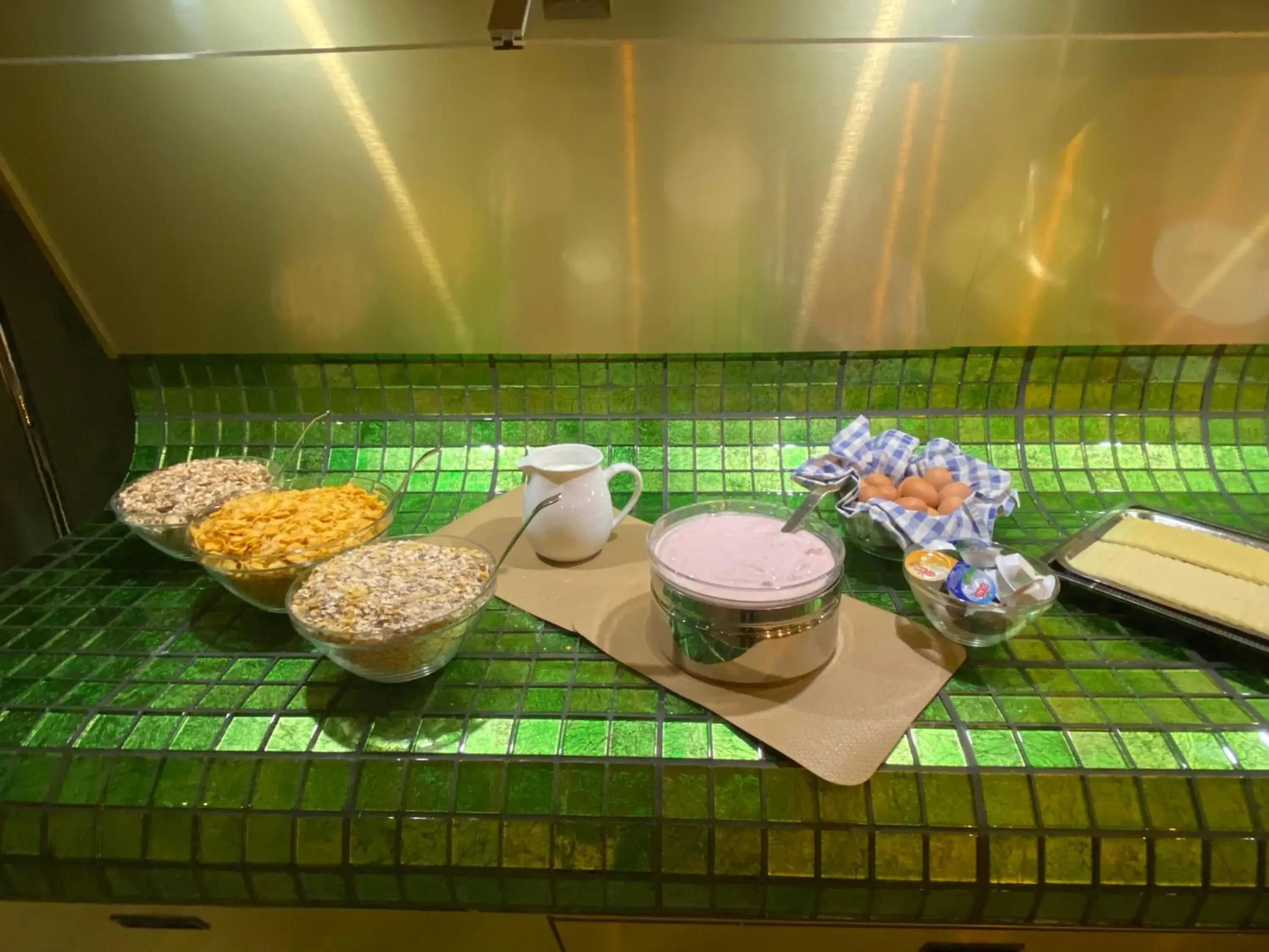 Food in Singer109 Hostel, Hotel & Apartment Food in Singer109 Hostel, Hotel & Apartment