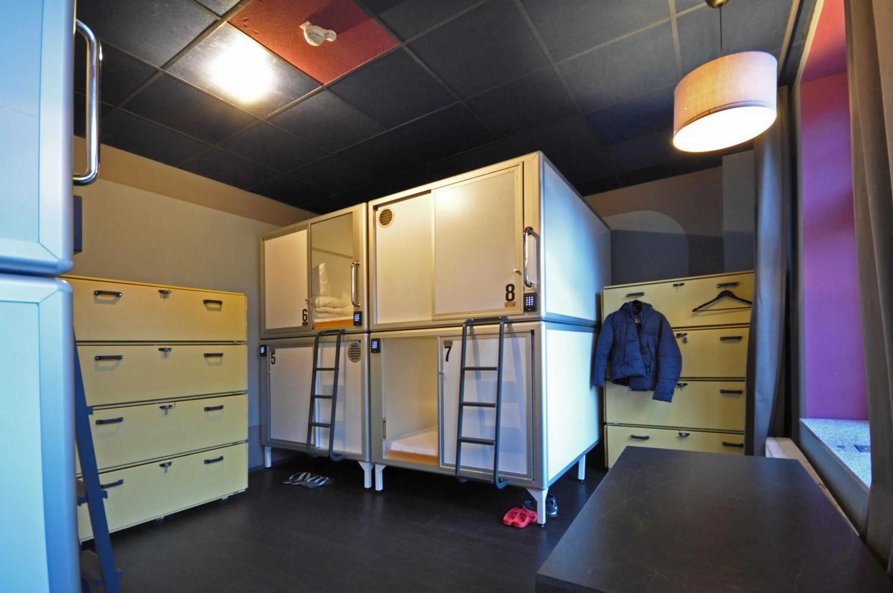 Singer109 Hostel, Hotel & Apartment