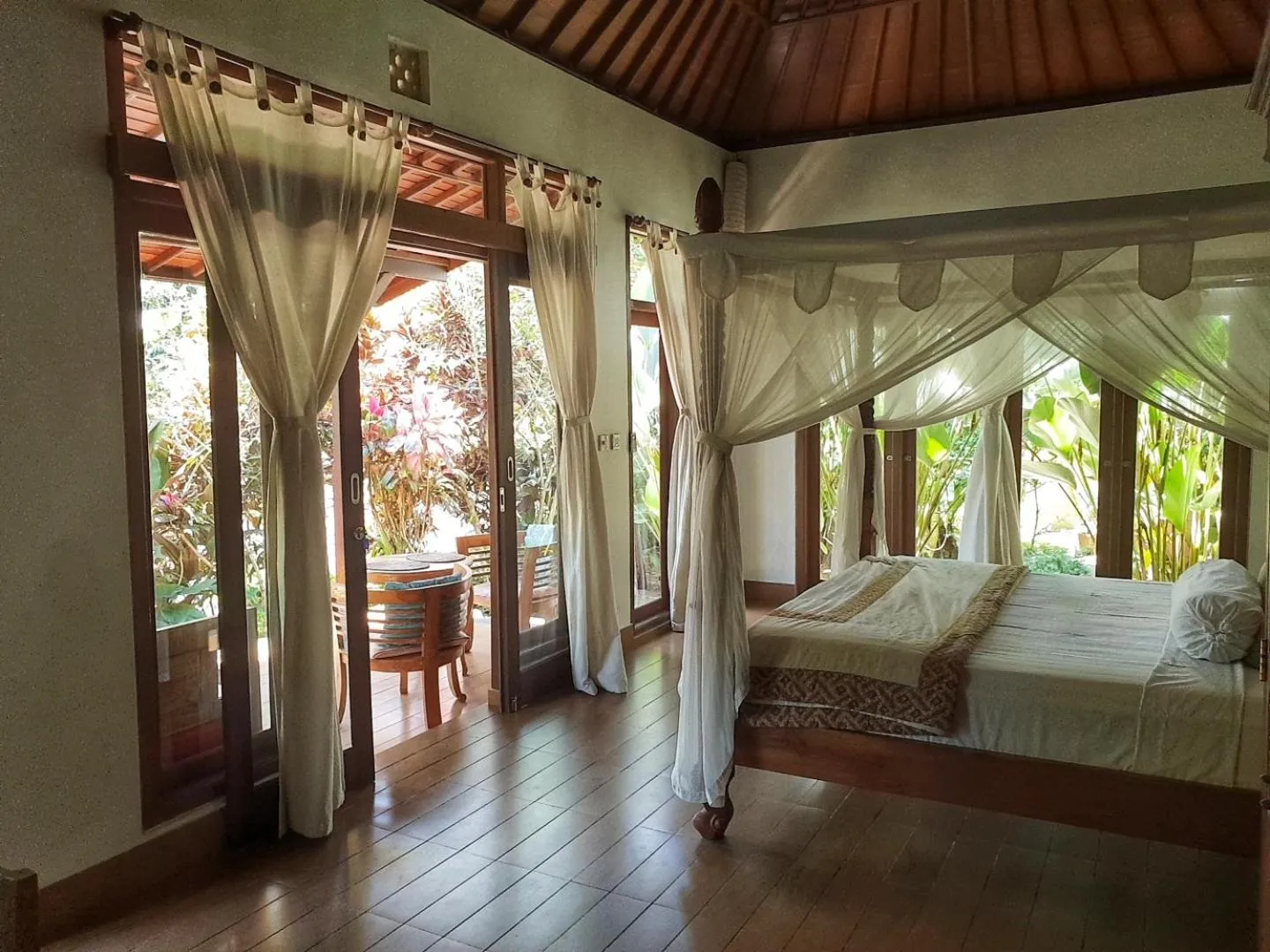 Bed in Secluded Jungle Villa