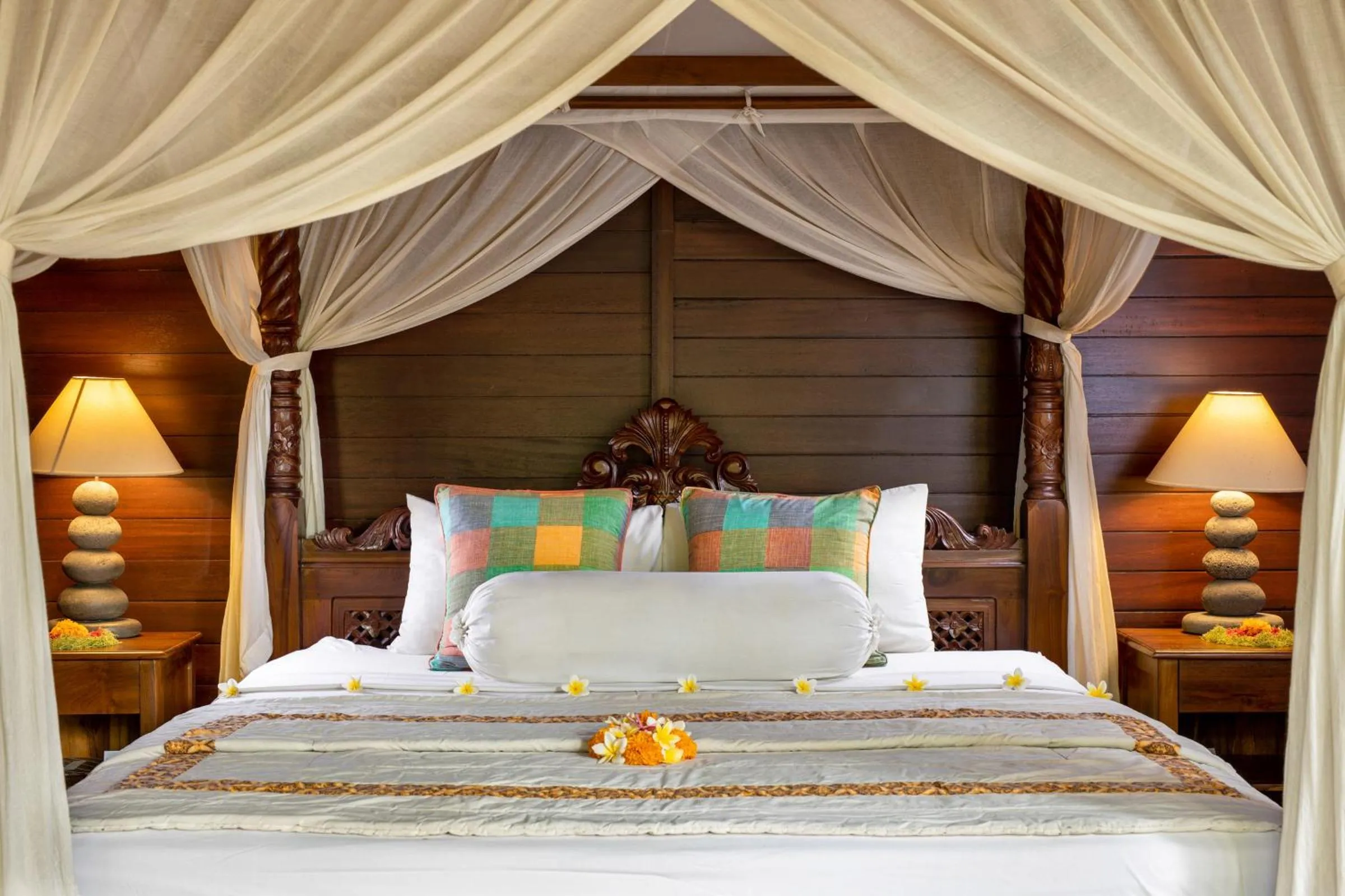 Bedroom, Bed in Secluded Jungle Villa