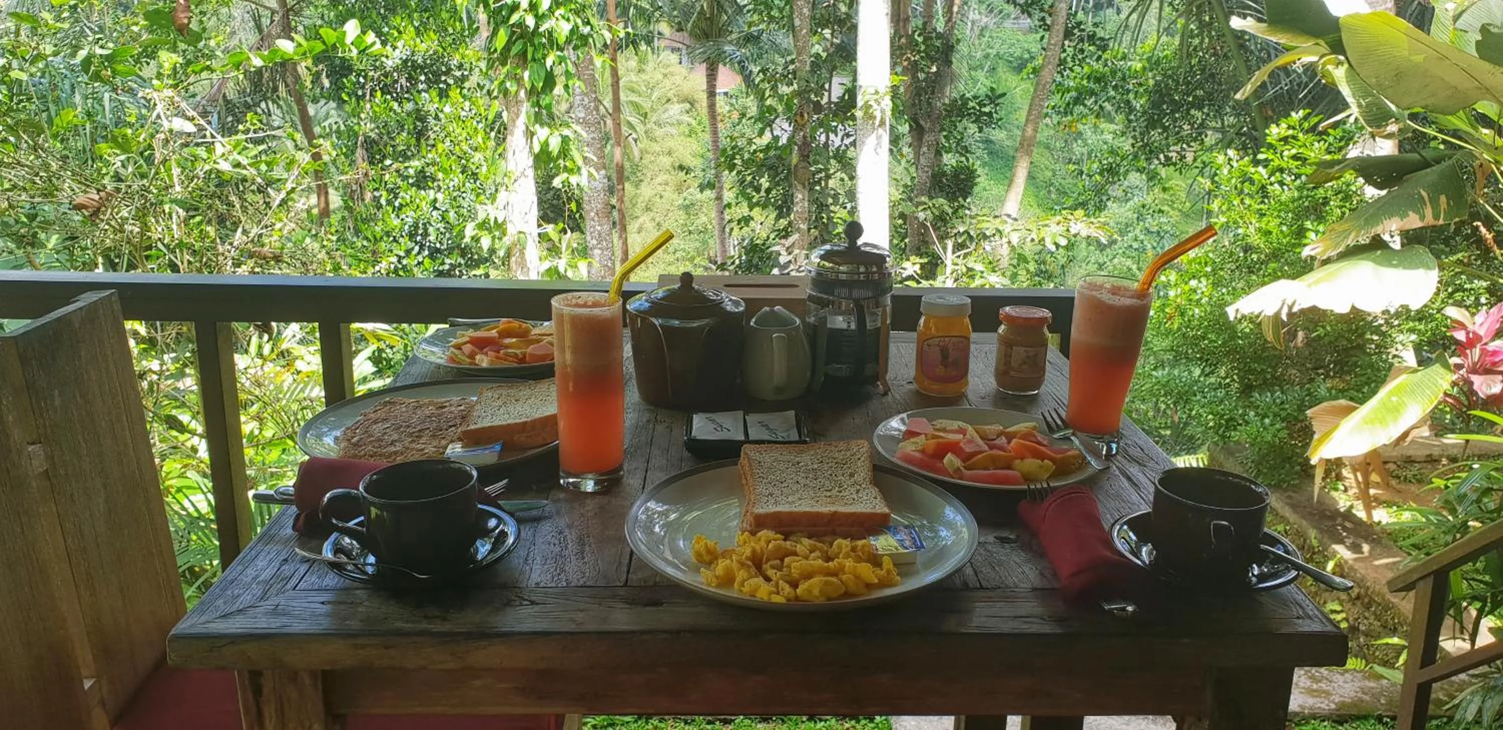 Food and drinks in Secluded Jungle Villa