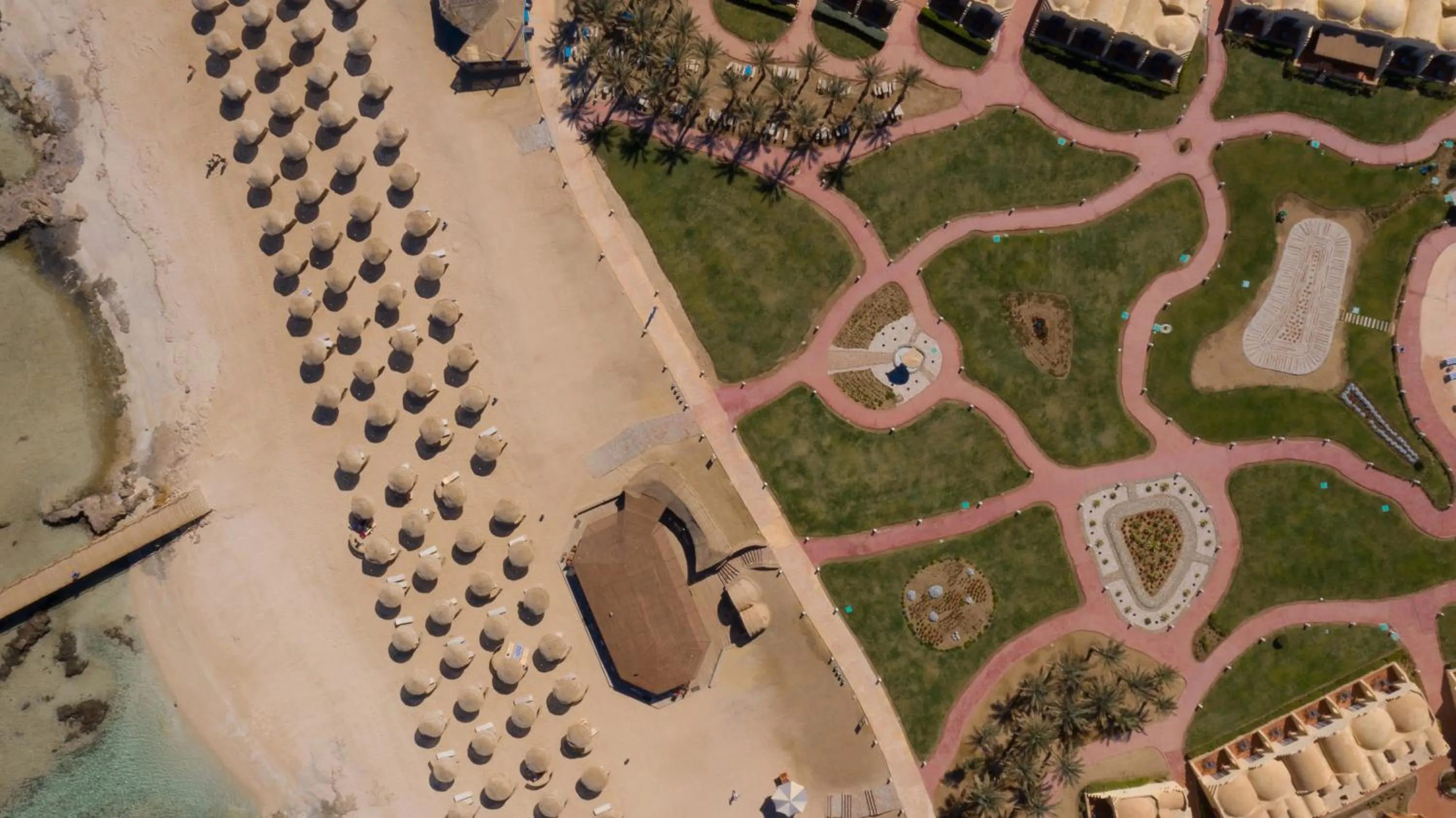 Garden in ONATTI Beach Resort - Marsa Alam