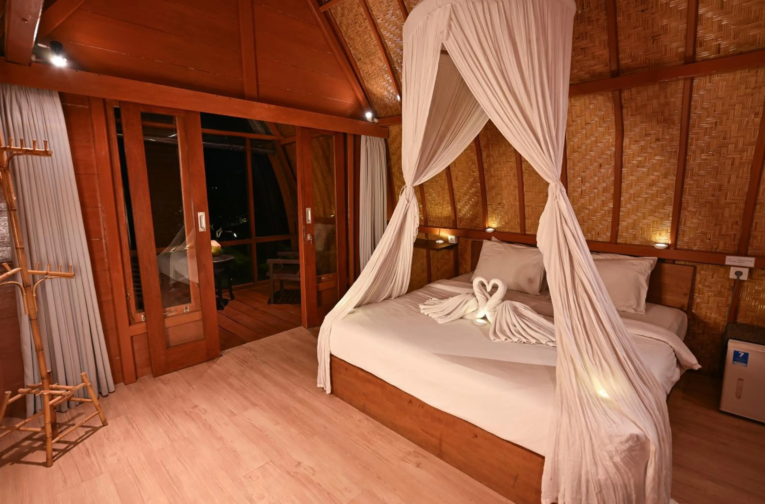 Bed in Canggu Wooden Green Paradise