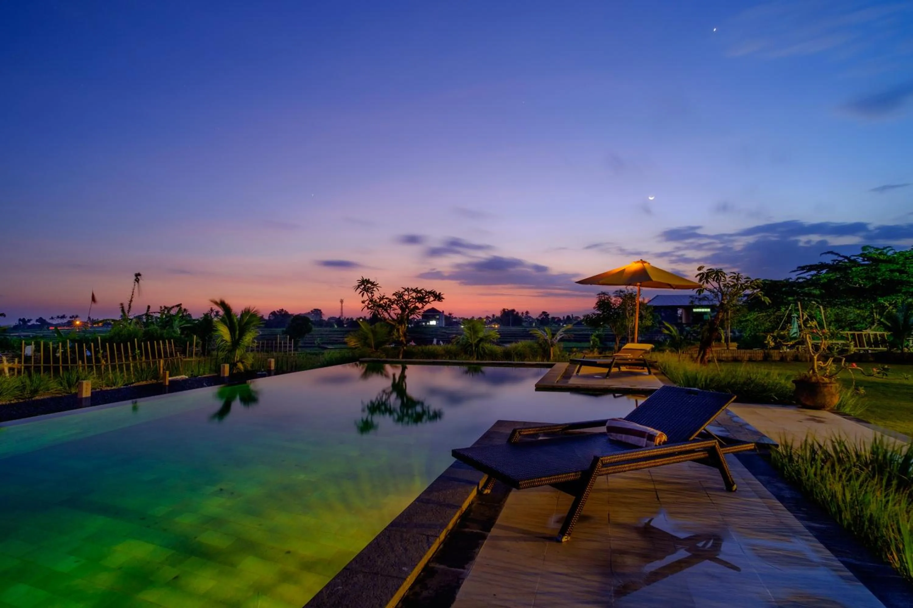 Night in Canggu Wooden Green Paradise