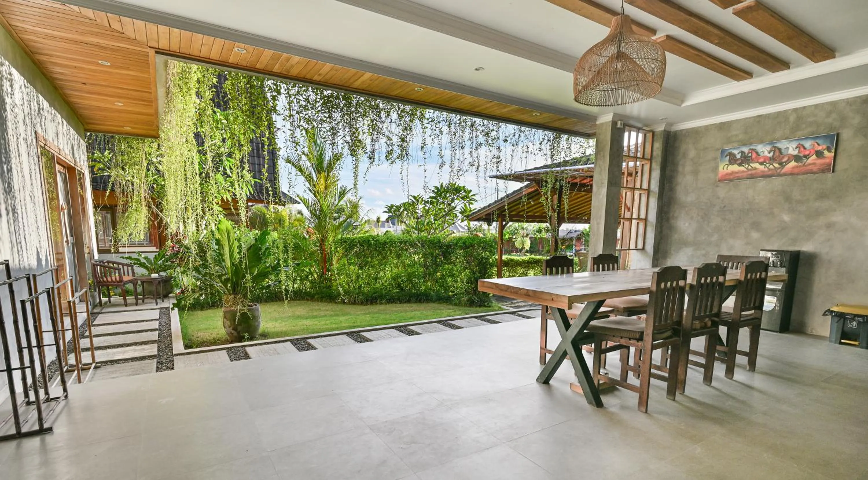 Patio in Canggu Wooden Green Paradise