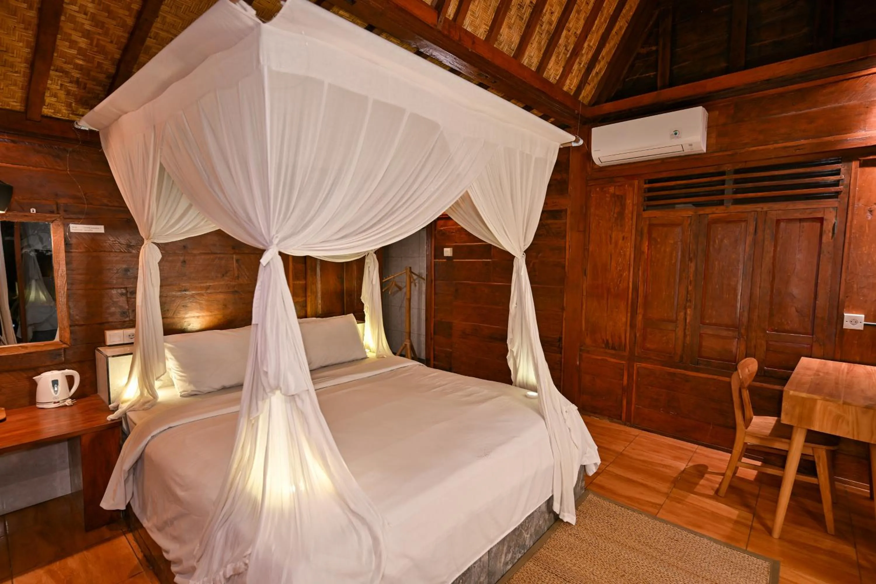 Bed in Canggu Wooden Green Paradise