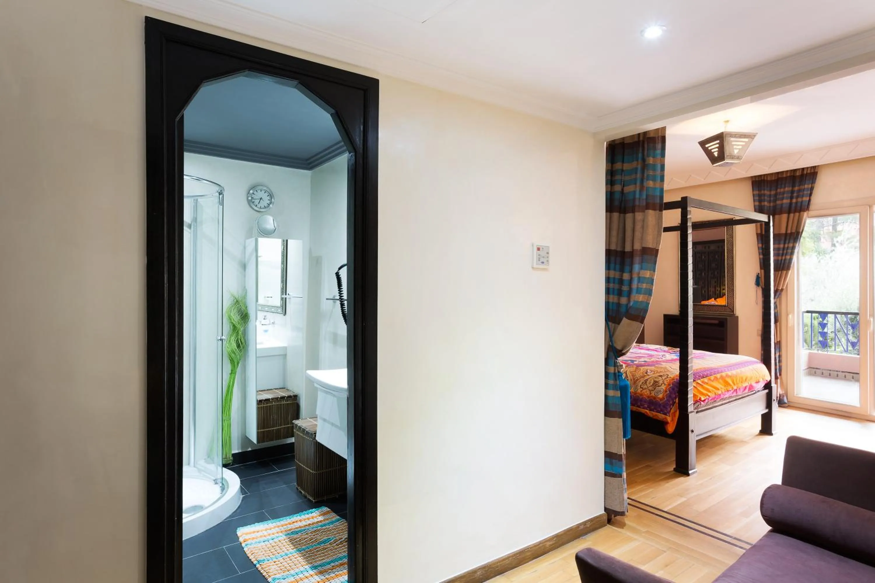 Bed in The Sapphire Apartment with Private Swimming Pool & Hot Tub - Hivernage Quarter - By Goldex Marrakech