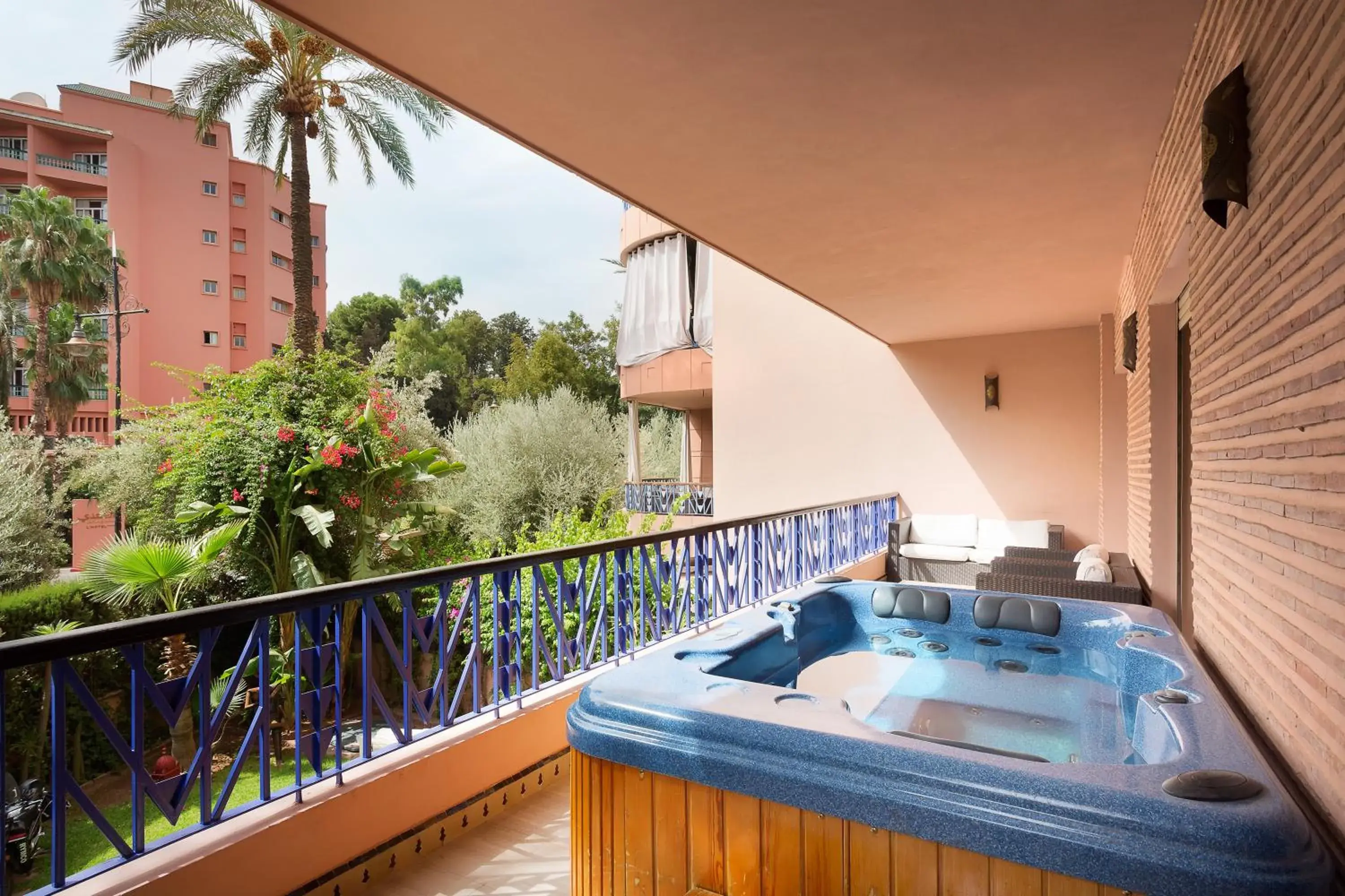 The Sapphire Apartment with Private Swimming Pool & Hot Tub - Hivernage Quarter - By Goldex Marrakech The Sapphire Apartment with Private Swimming Pool & Hot Tub - Hivernage Quarter - By Goldex Marrakech