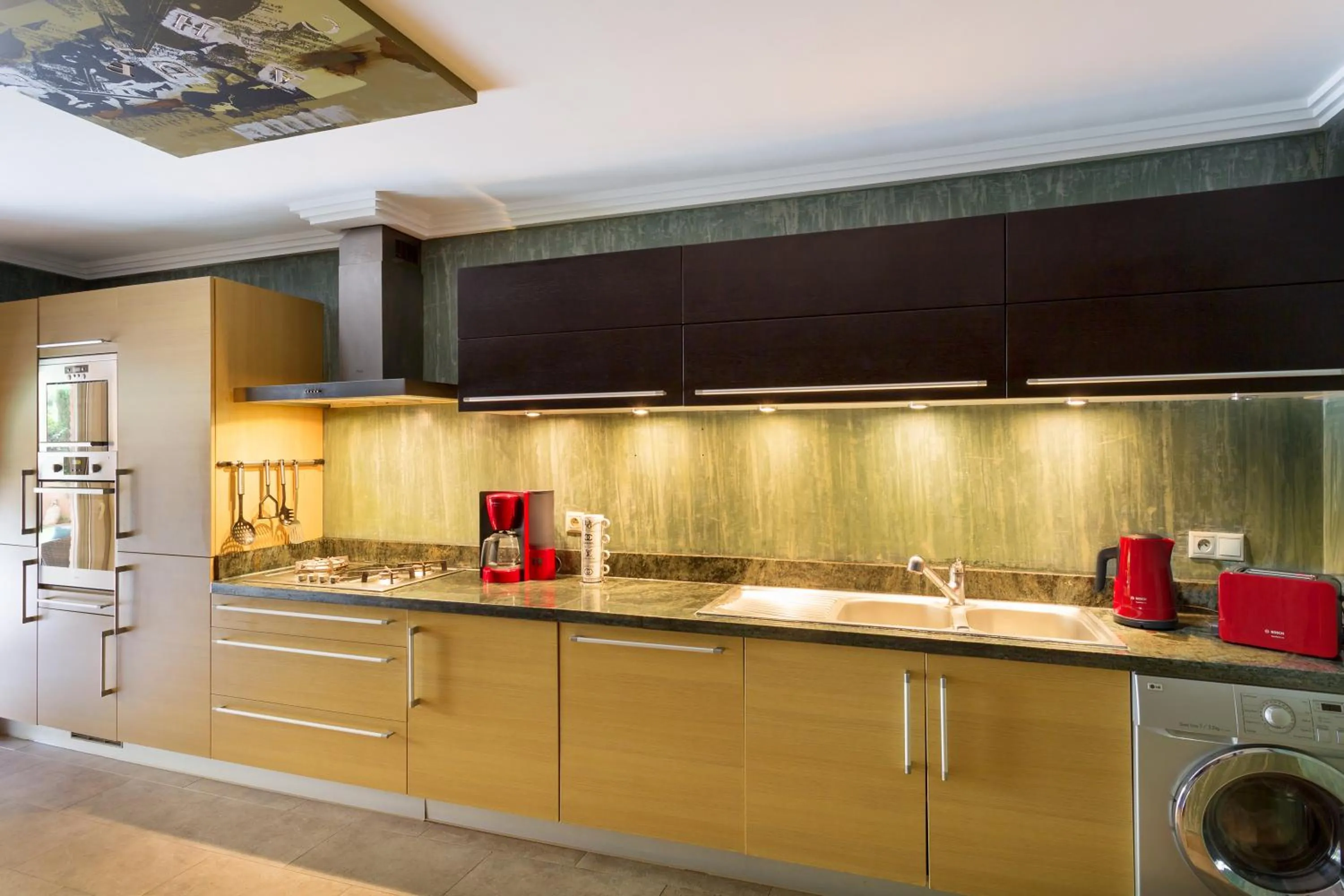 The Sapphire Apartment with Private Swimming Pool & Hot Tub - Hivernage Quarter - By Goldex Marrakech