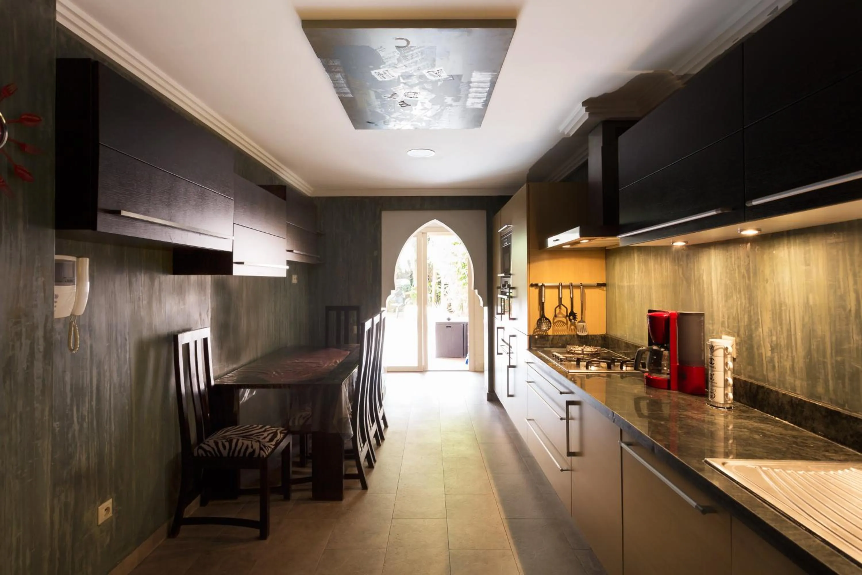 The Sapphire Apartment with Private Swimming Pool & Hot Tub - Hivernage Quarter - By Goldex Marrakech