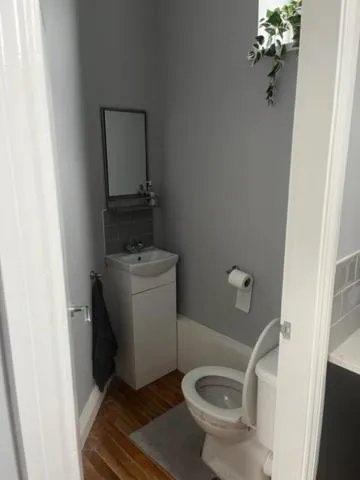 Toilet in The Tavern Bed and Breakfast