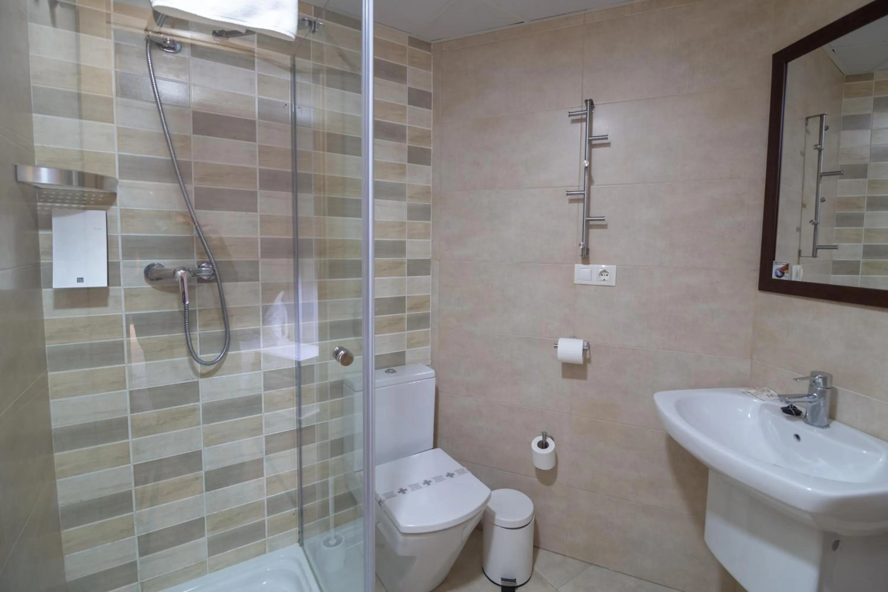 Shower in Apartamento El Carmen by Be Alicante