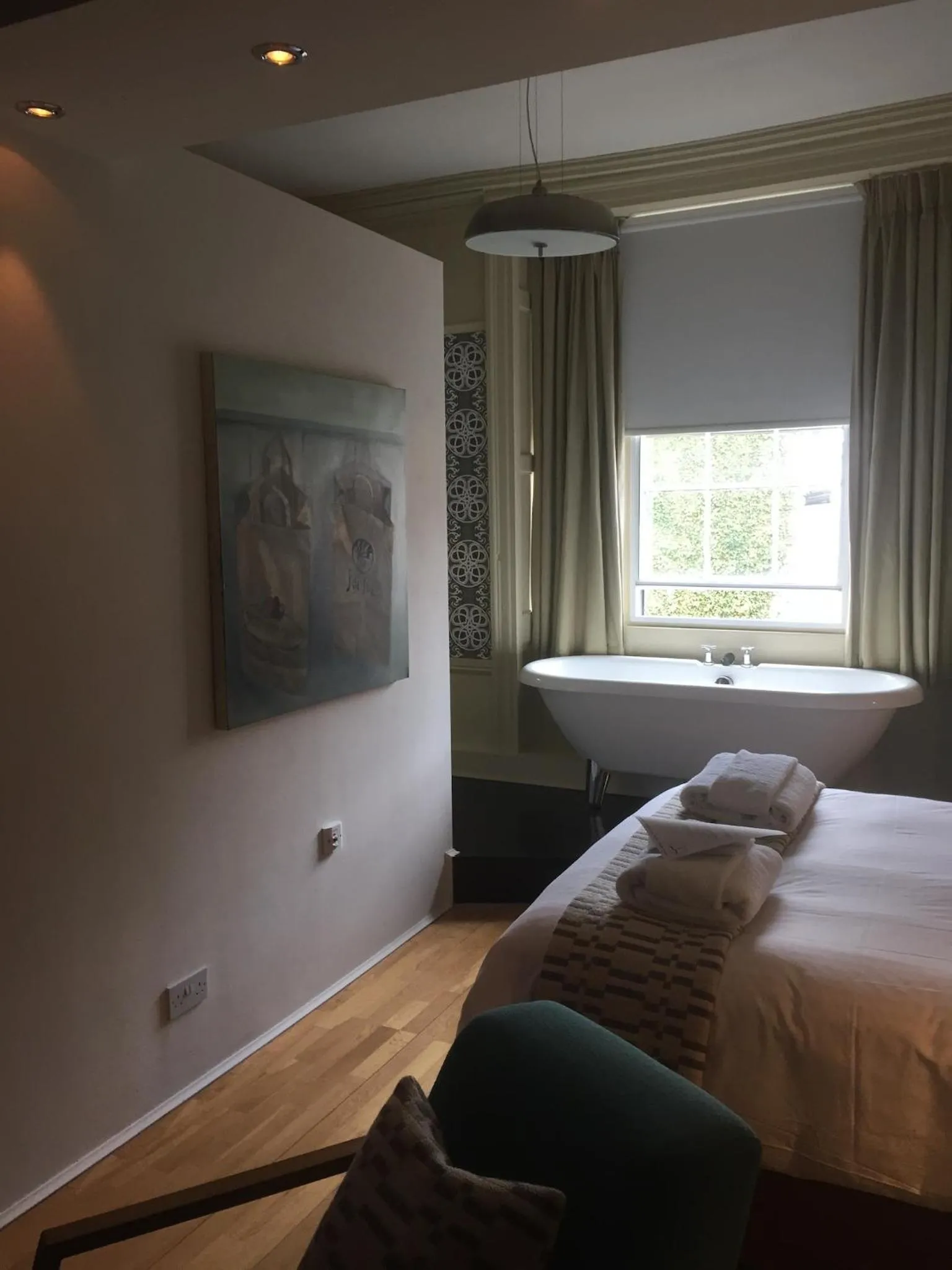 Bedroom, Bed in manorhaus RUTHIN - manorhaus collection