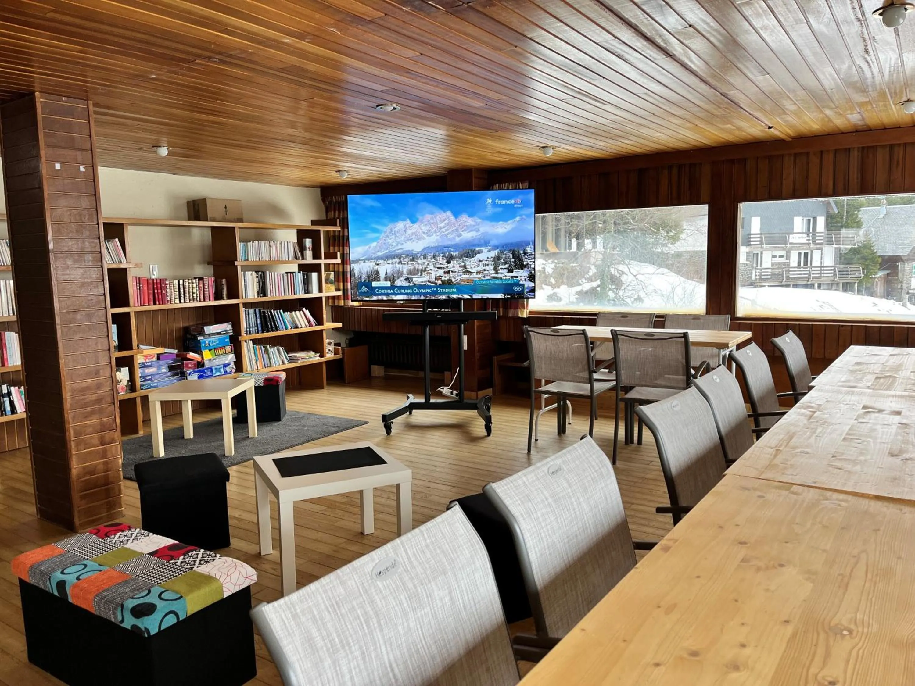 Communal lounge/ TV room in Gergovia