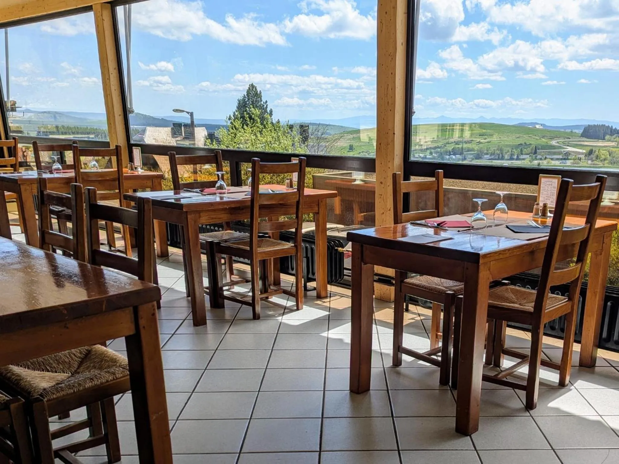 Restaurant/places to eat in Gergovia