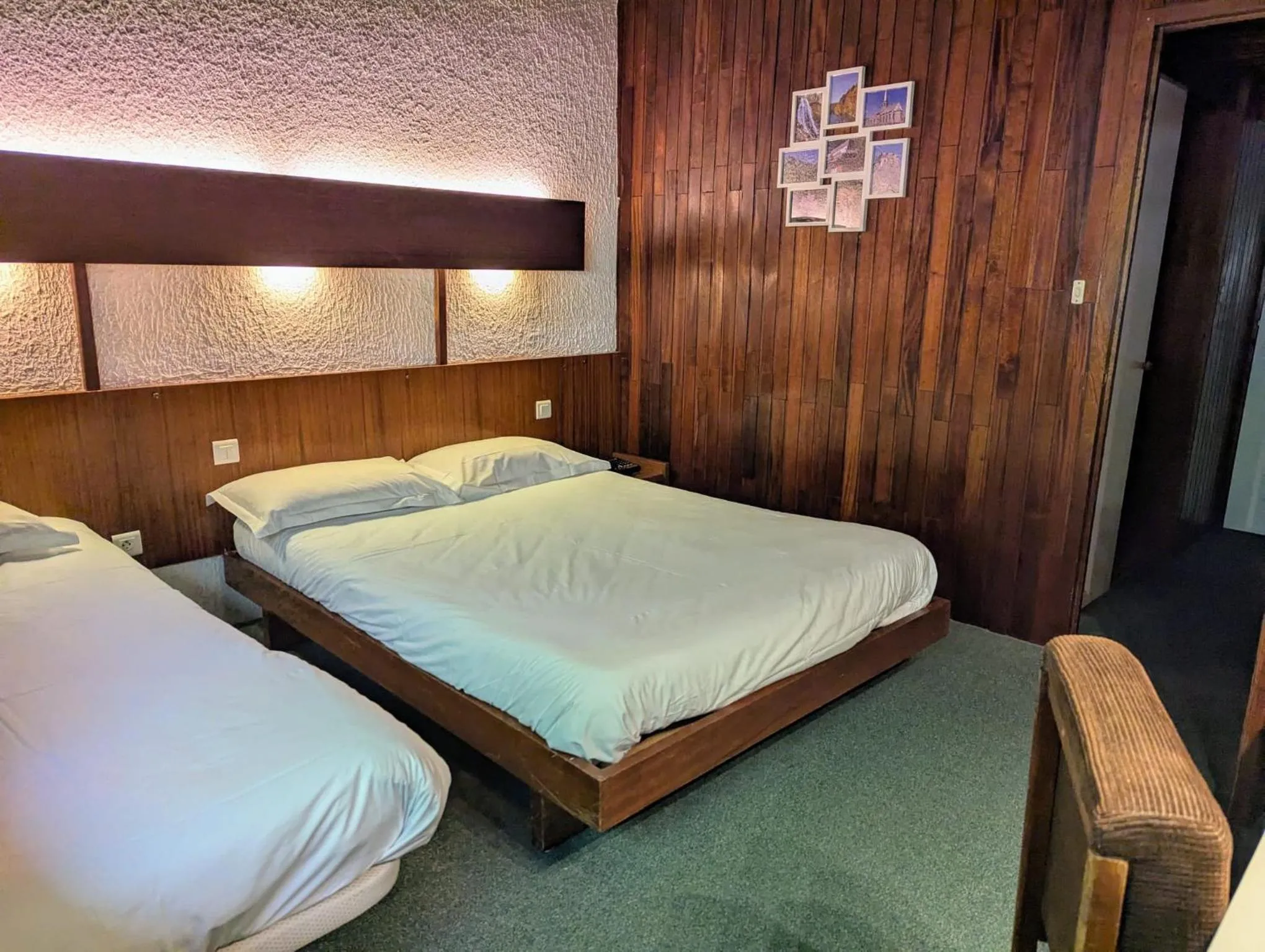 Bedroom, Bed in Gergovia