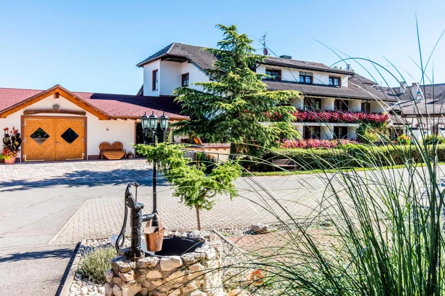 Property building in Hotel Restaurant Krone & Wellness - Schopfheim