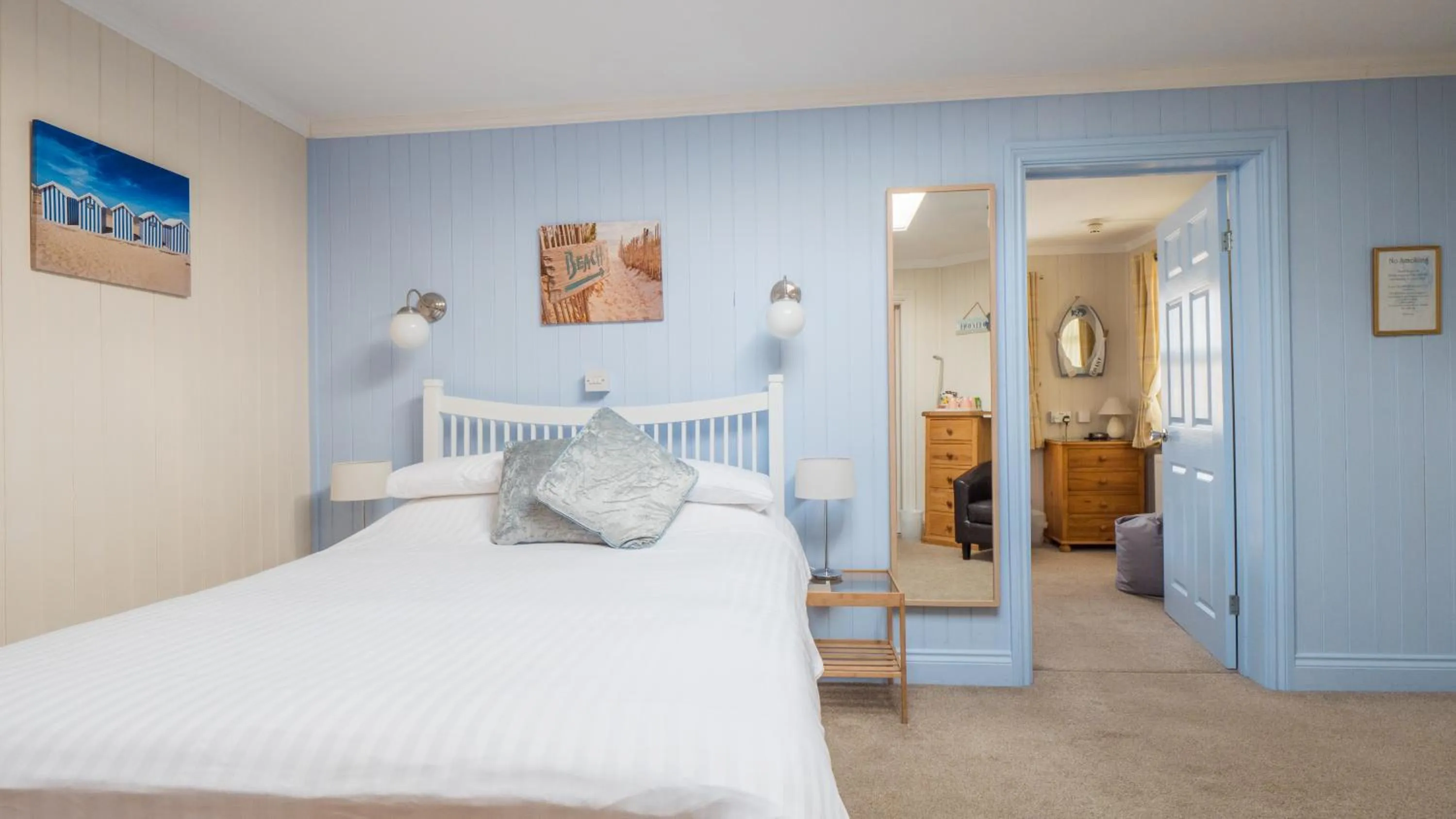 Bedroom, Bed in The Grafton Guest House