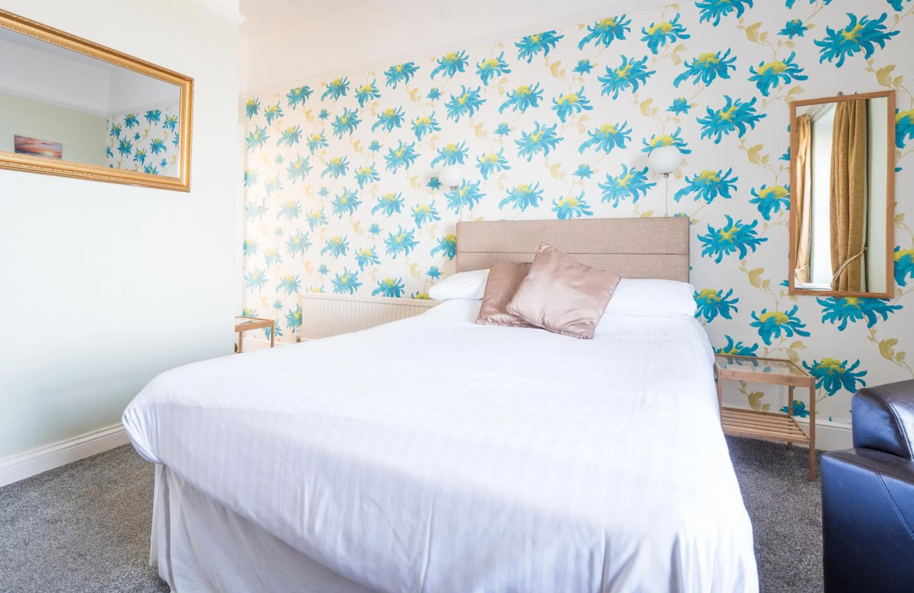 Bedroom, Bed in The Grafton Guest House