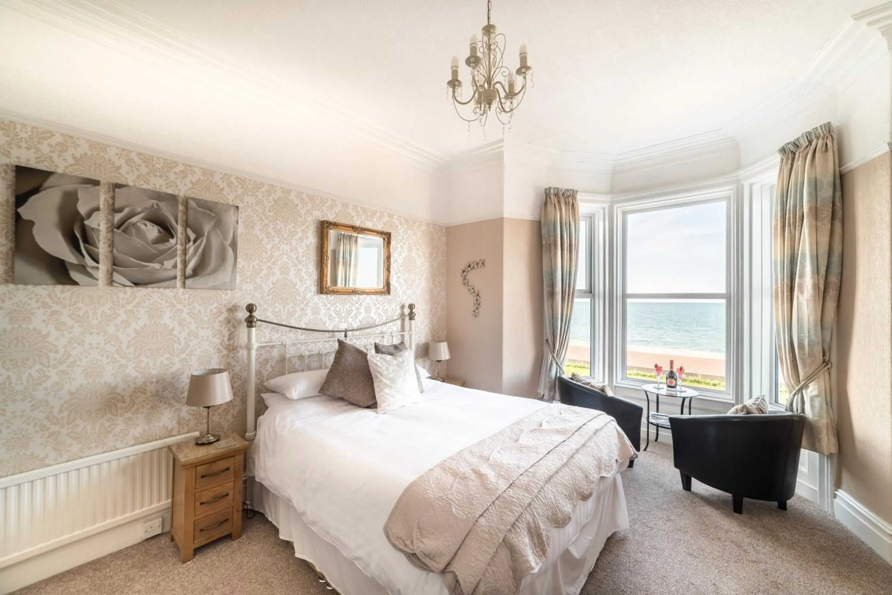 Bed in The Grafton Guest House