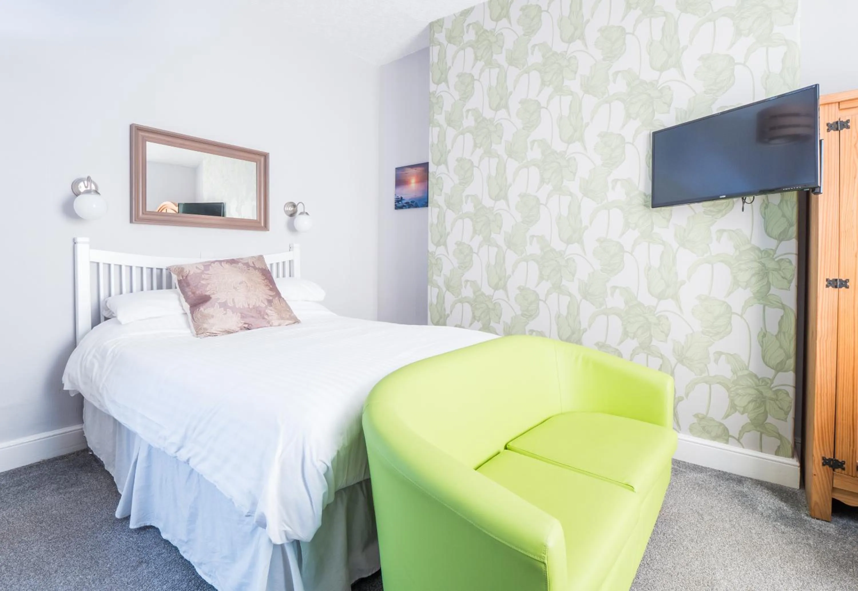 Bedroom, Bed in The Grafton Guest House