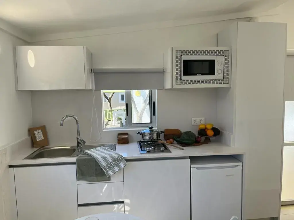 One-Bedroom Bungalow without Air Conditioner in Camping Platja Cambrils One-Bedroom Bungalow without Air Conditioner in Camping Platja Cambrils