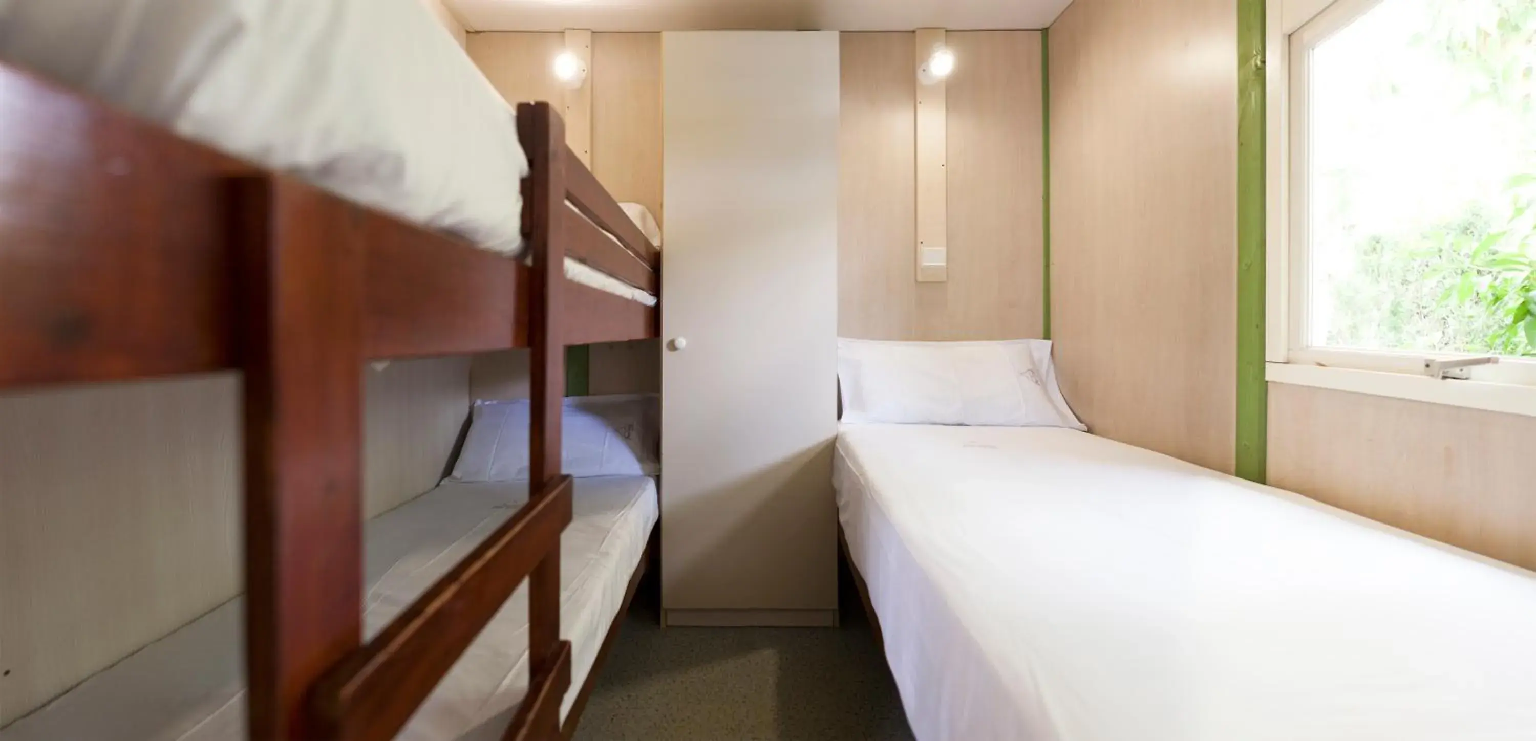 Photo of the whole room, Bed in Camping Platja Cambrils Photo of the whole room, Bed in Camping Platja Cambrils