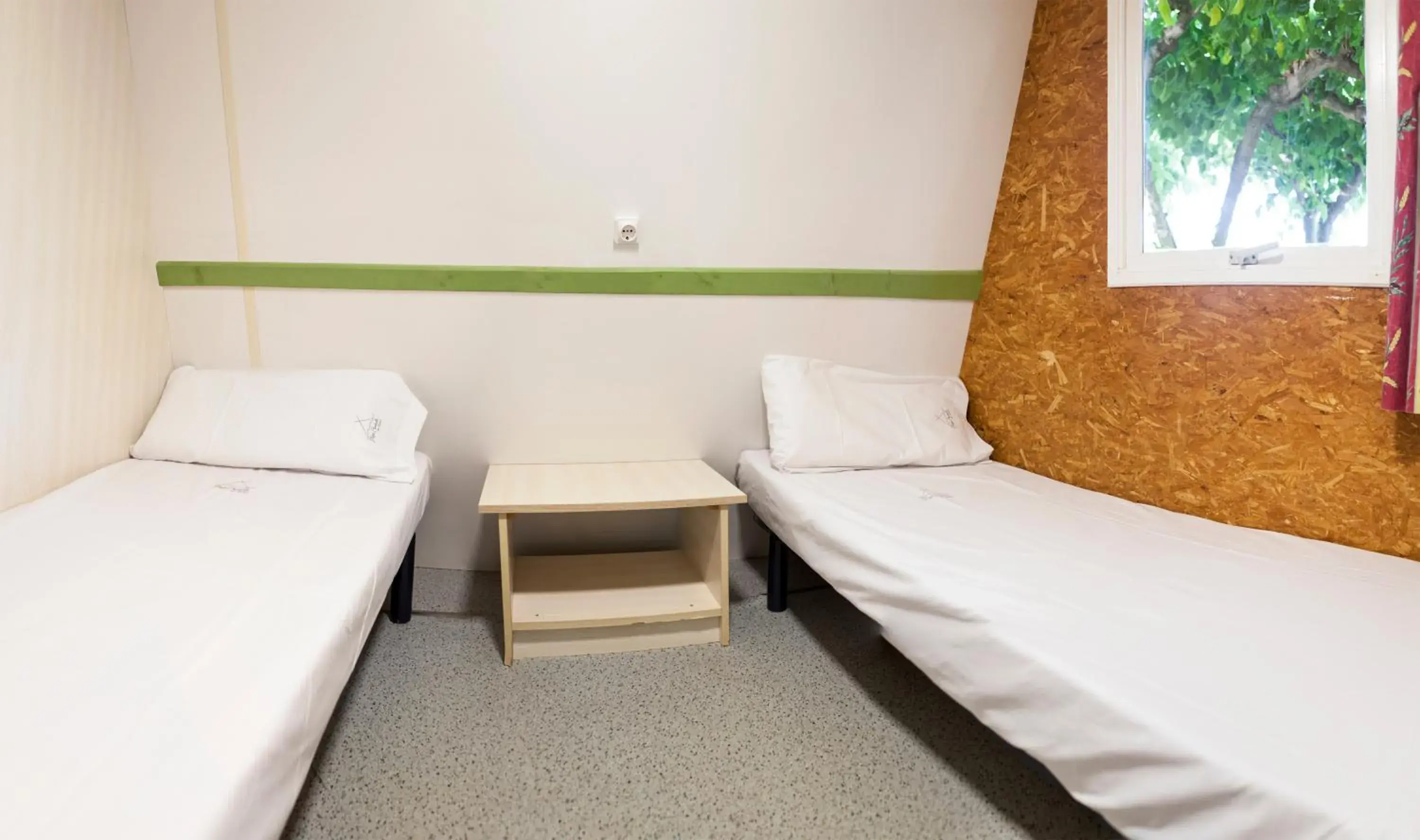 Two-Bedroom Bungalow without Air Conditioner in Camping Platja Cambrils Two-Bedroom Bungalow without Air Conditioner in Camping Platja Cambrils