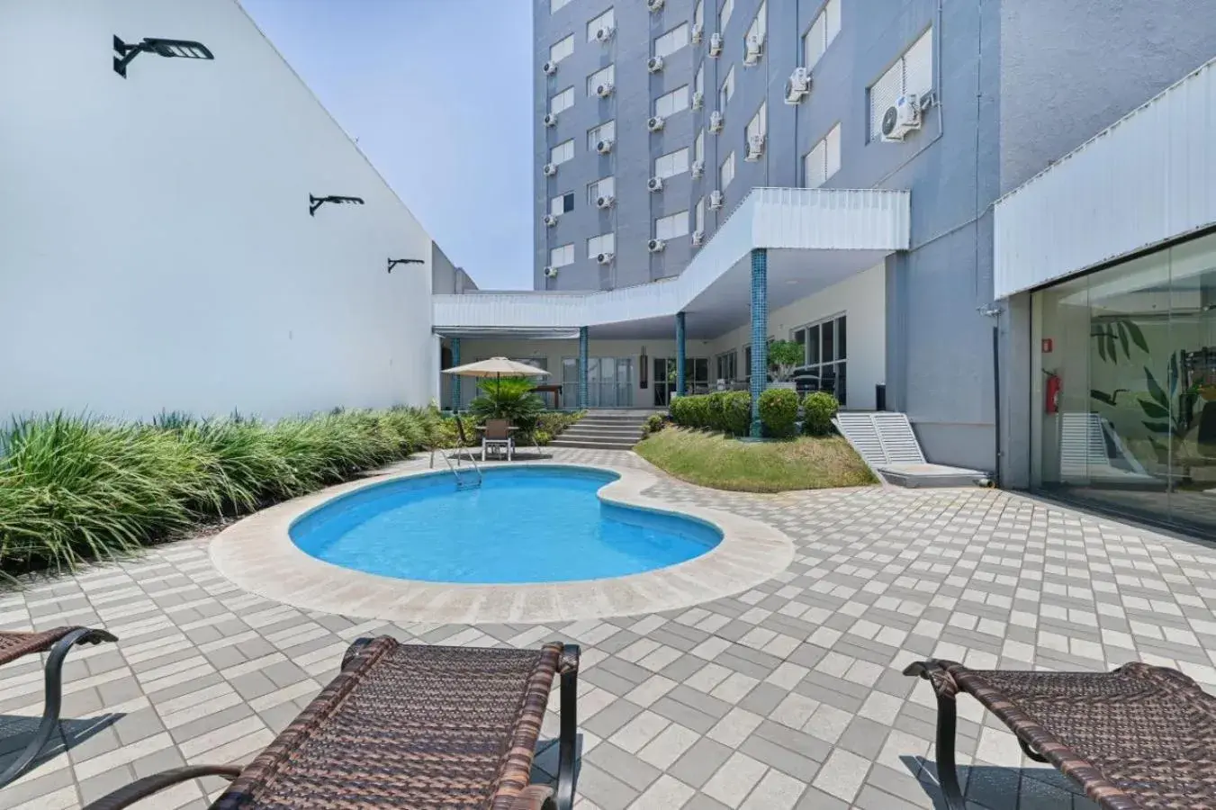 Pool view in Hotel Nacional Inn Cuiabá Pool view in Hotel Nacional Inn Cuiabá