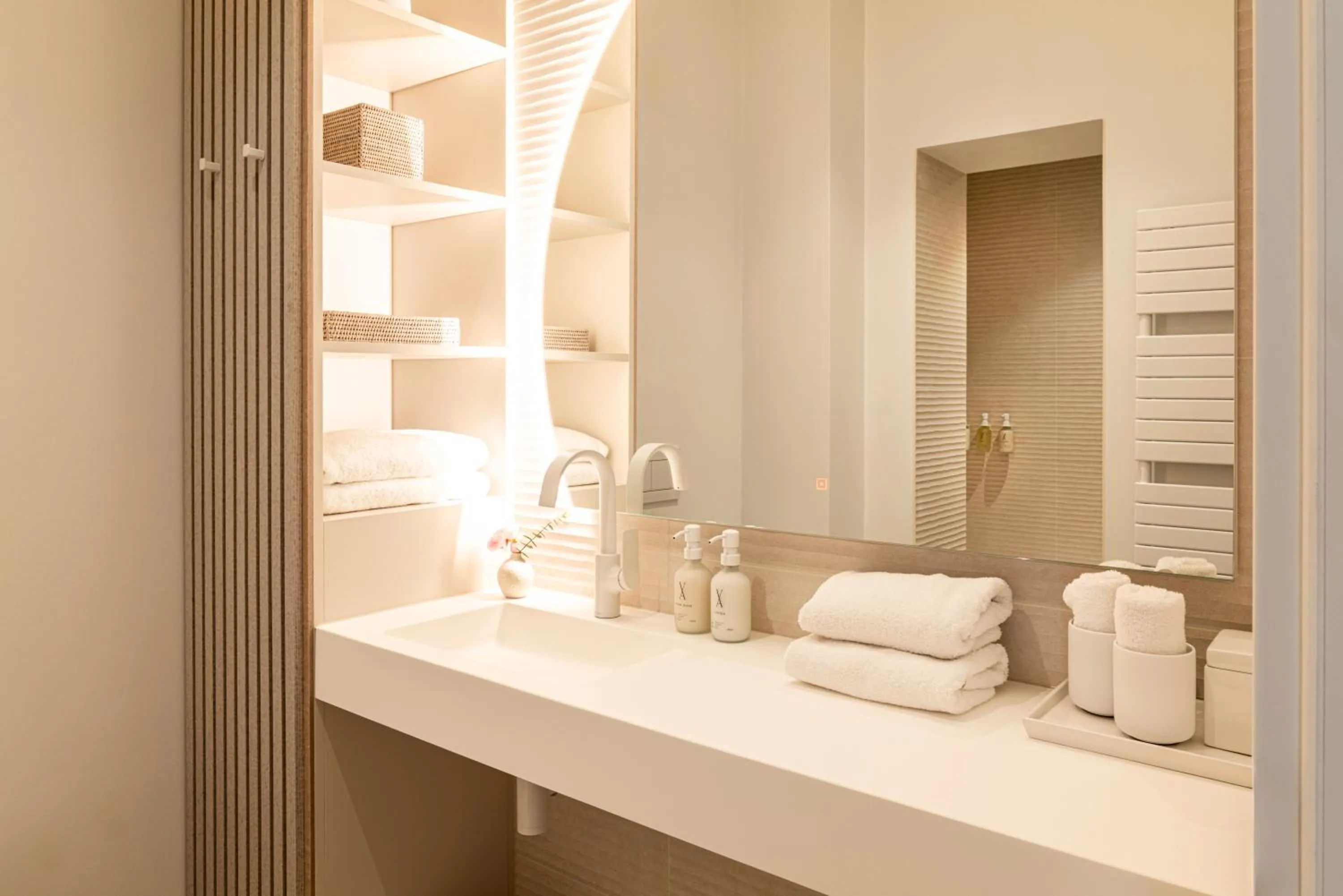 Shower, Bed in Villa Astoria - Kühlungsborn