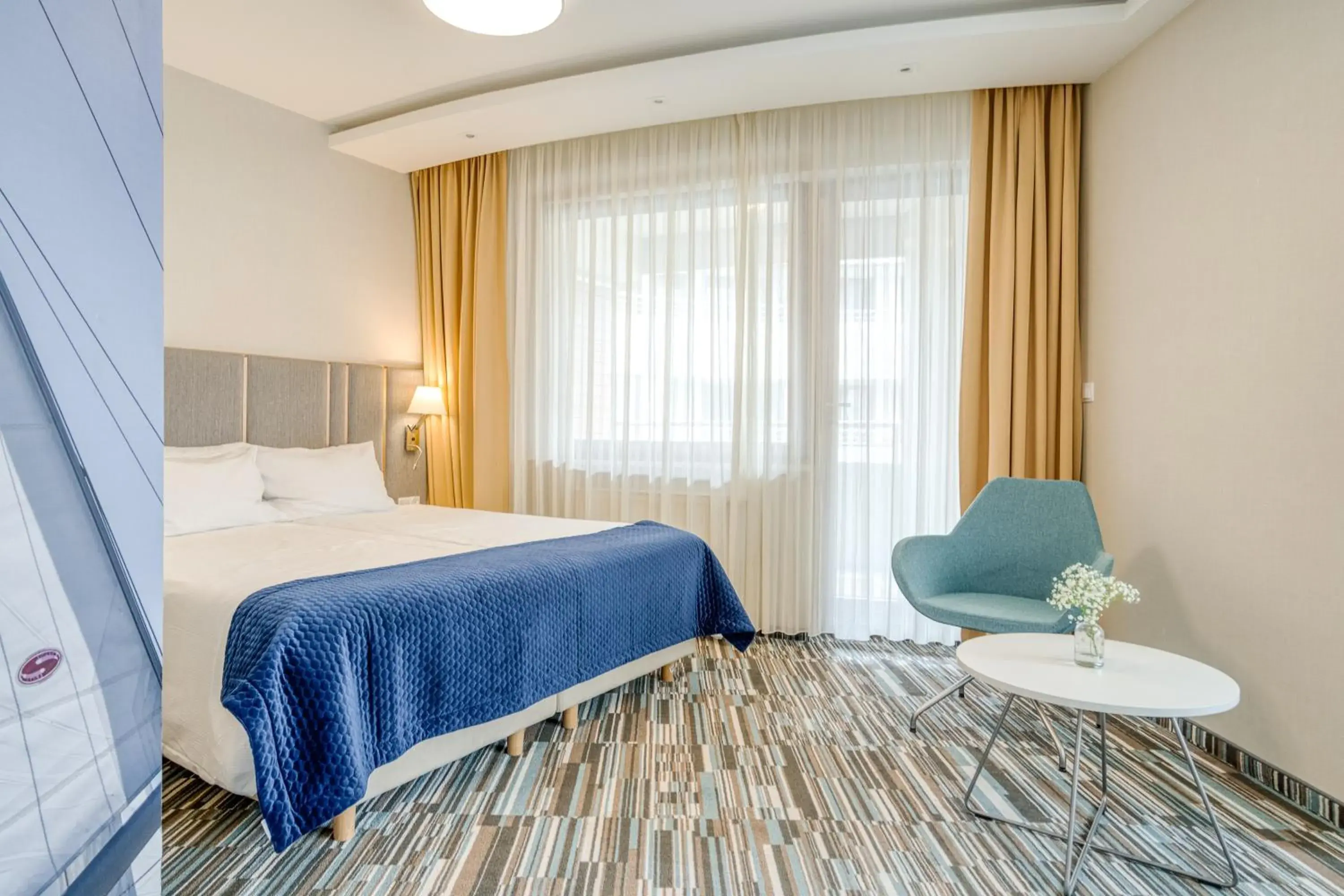 Family Room with King Bed and Access to Swimming Pool and Sauna in Hotel Dom Zdrojowy Resort & SPA - Destigo Hotels Family Room with King Bed and Access to Swimming Pool and Sauna in Hotel Dom Zdrojowy Resort & SPA - Destigo Hotels