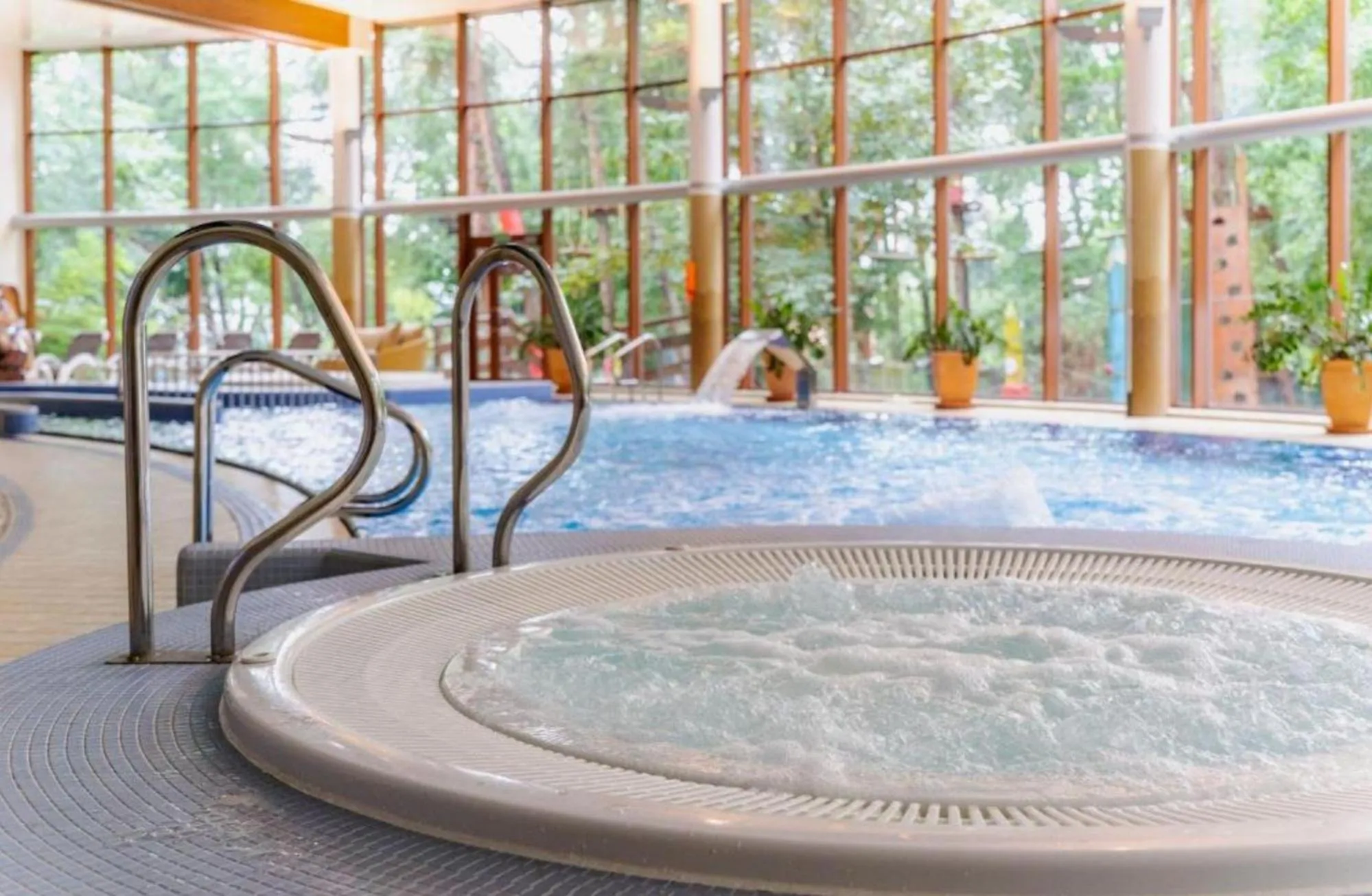 Swimming pool in Hotel Dom Zdrojowy Resort & SPA - Destigo Hotels