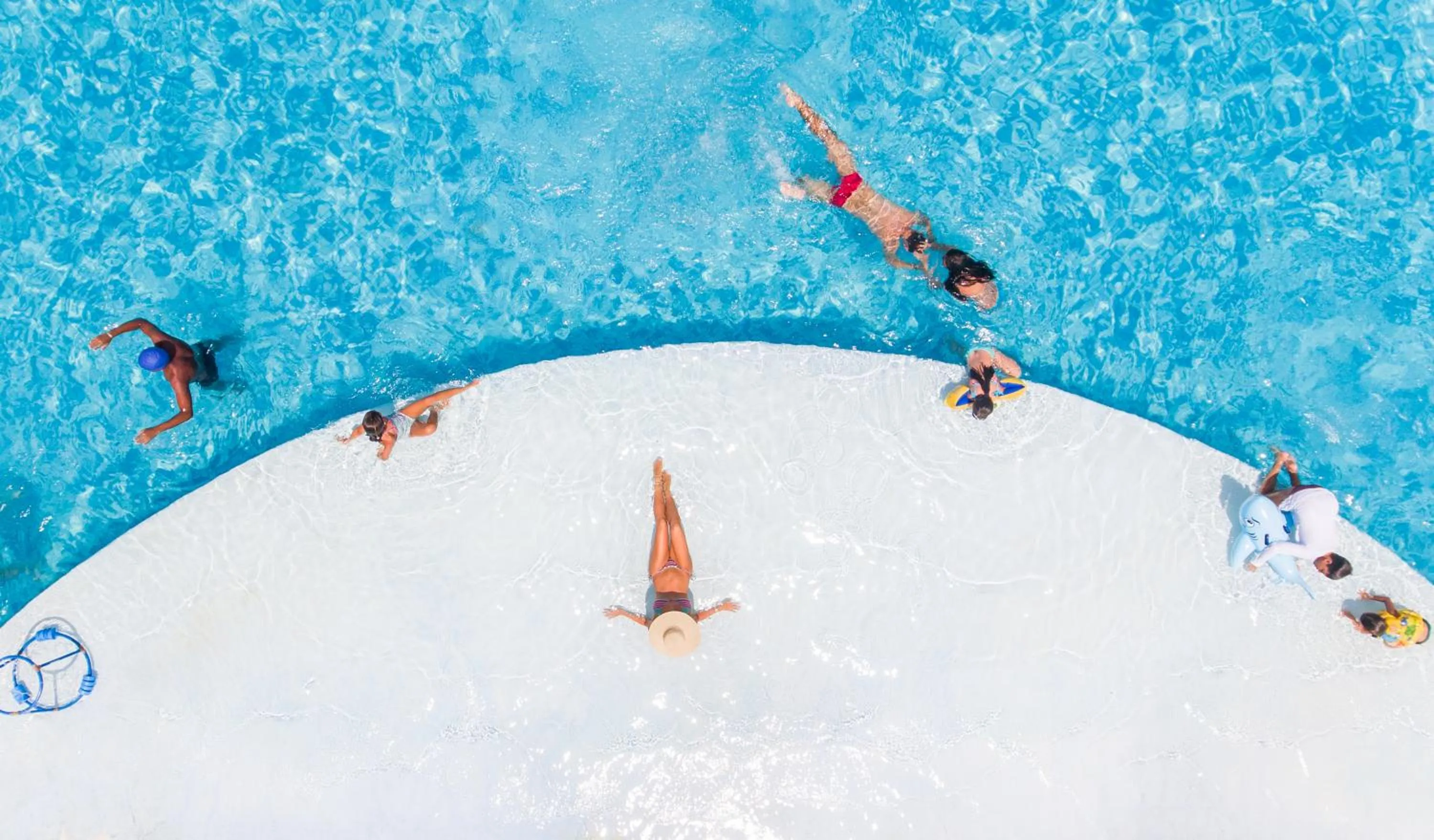 Swimming pool in La Torre Resort All Inclusive