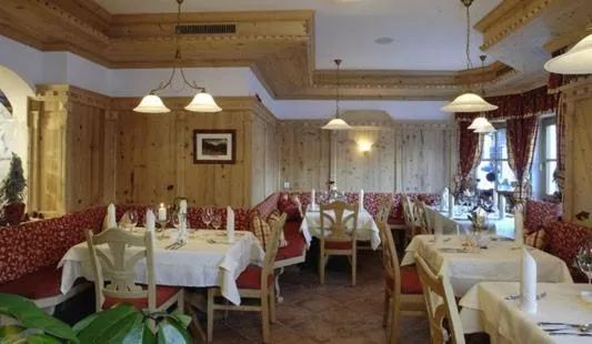 Restaurant/places to eat in Vital Sporthotel Kristall