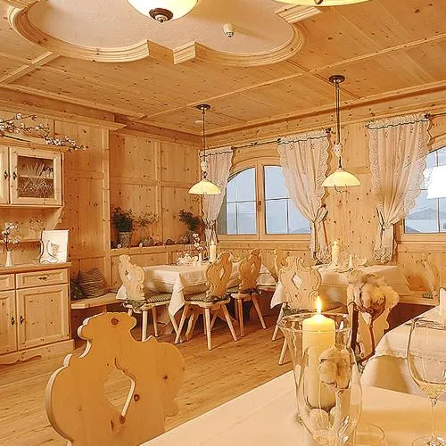 Restaurant/places to eat in Vital Sporthotel Kristall
