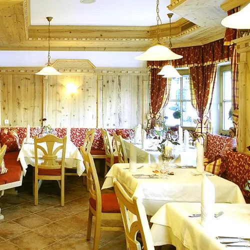 Restaurant/places to eat in Vital Sporthotel Kristall