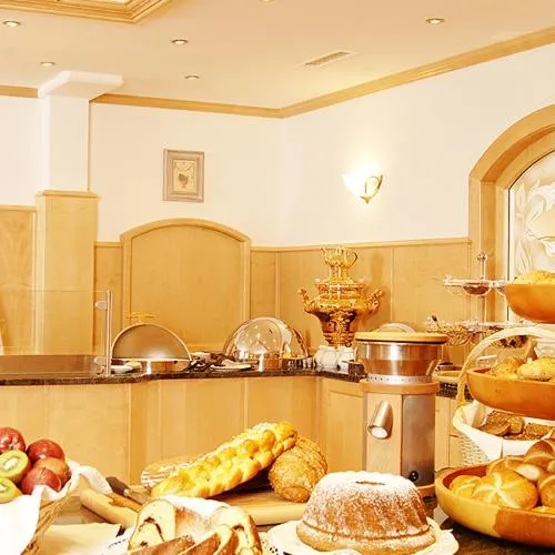 Buffet breakfast in Vital Sporthotel Kristall