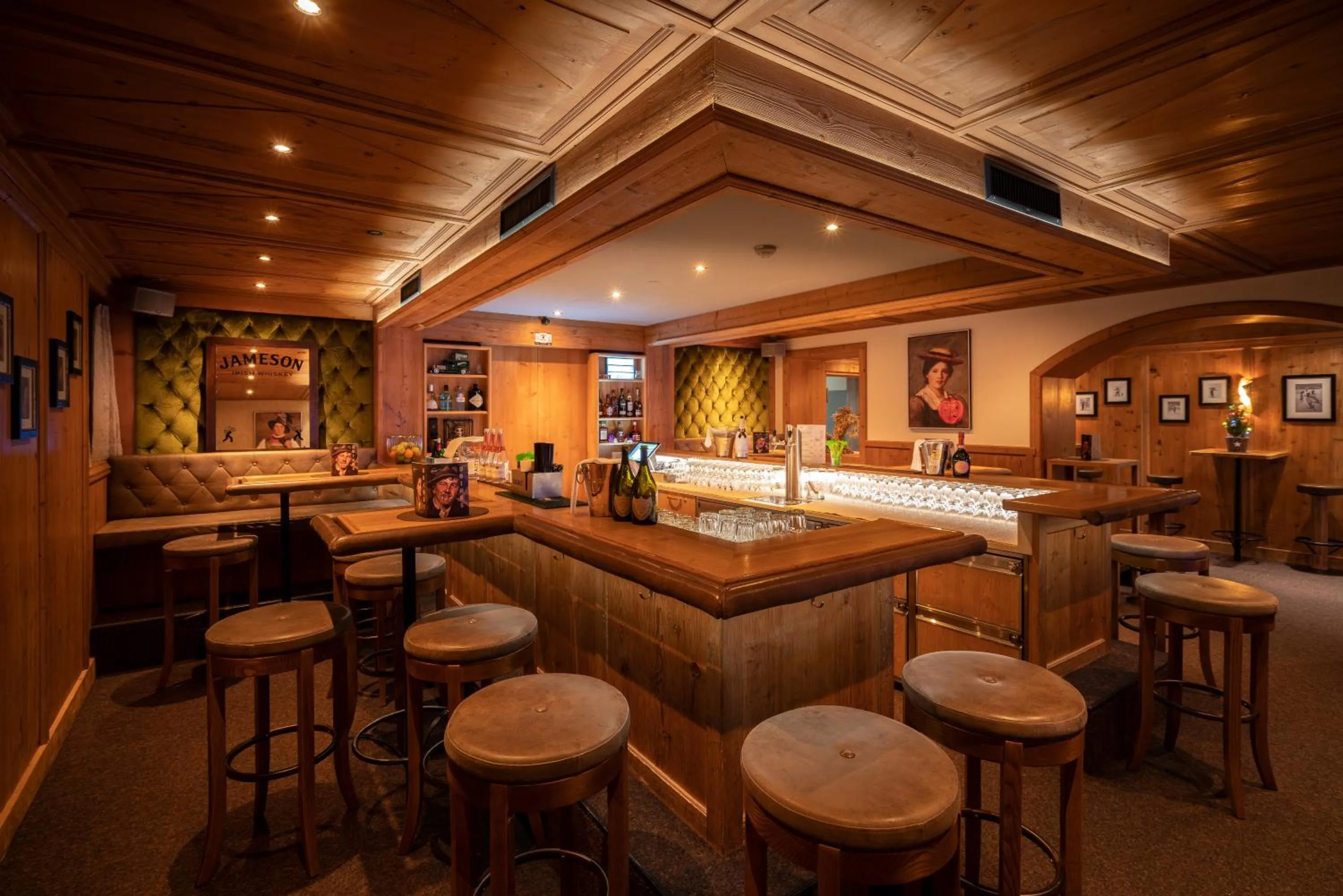 Lounge or bar in Hotel Trofana Alpin