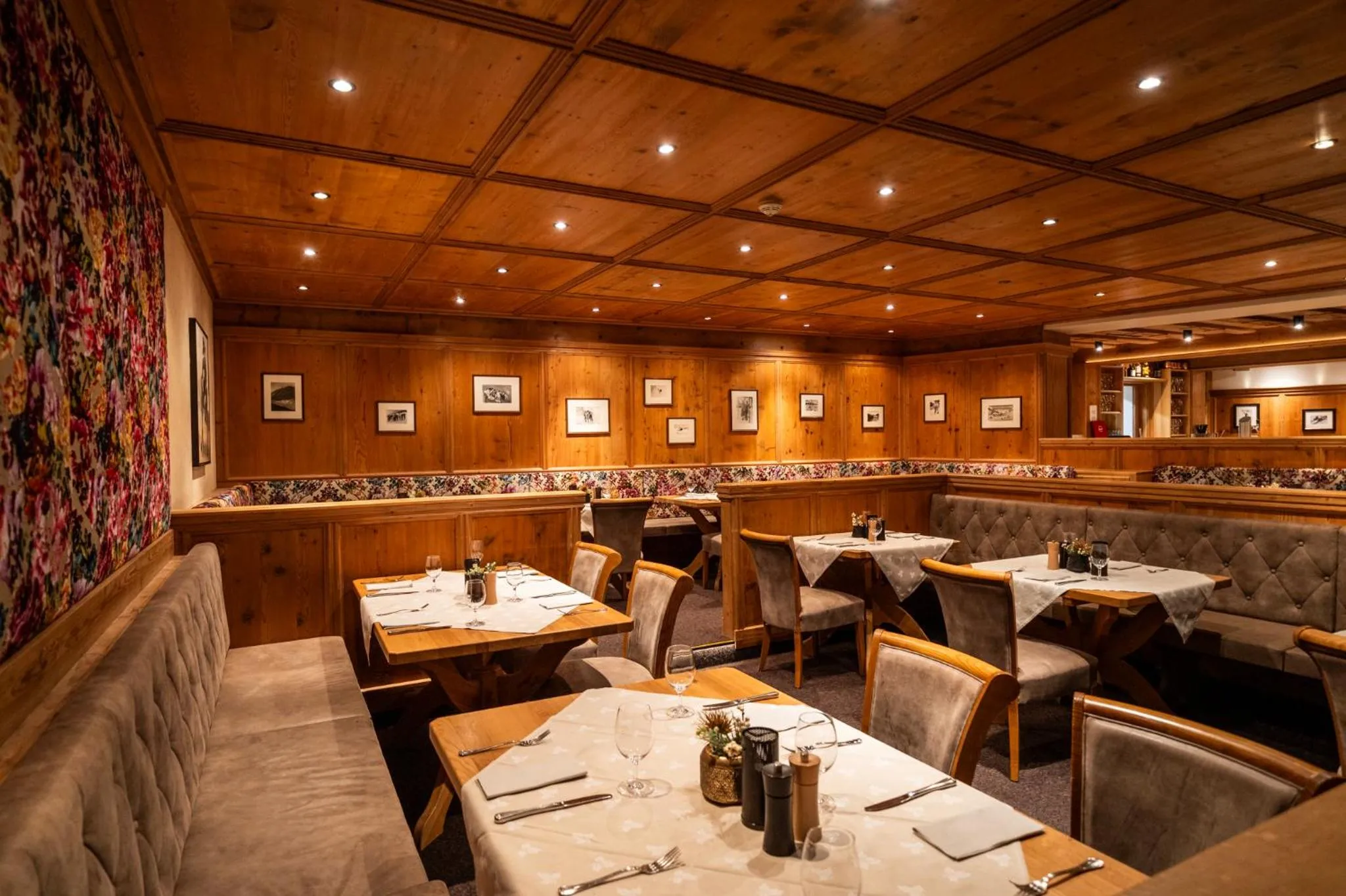 Restaurant/places to eat in Hotel Trofana Alpin