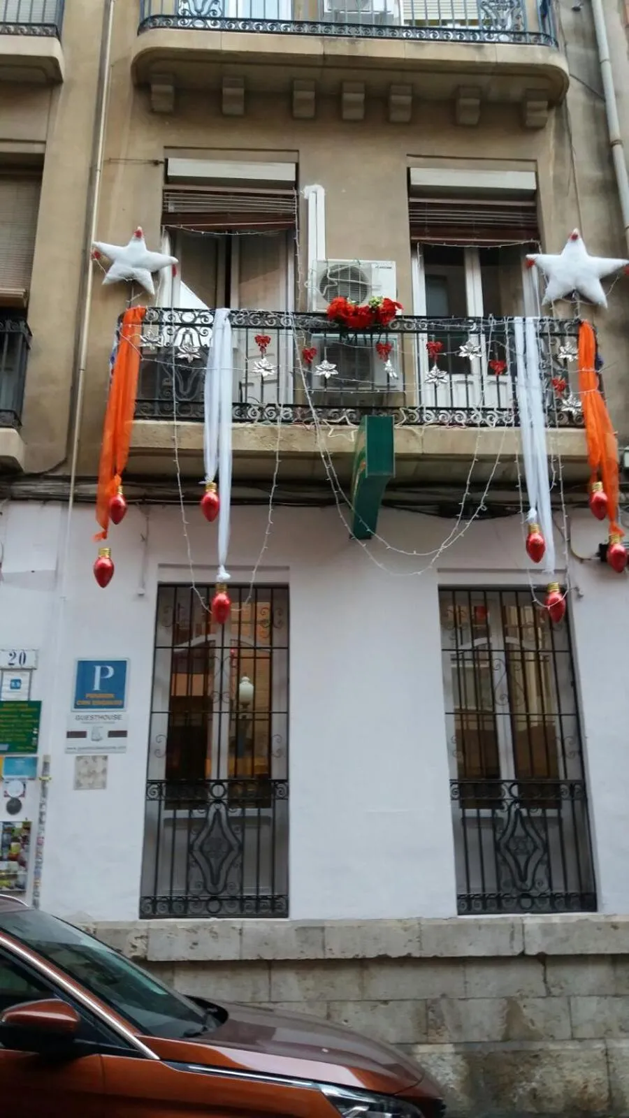 Property building in Pensión Antonio Guesthouse