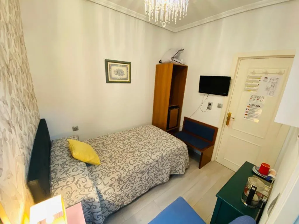 Photo of the whole room, Bed in Pensión Antonio Guesthouse