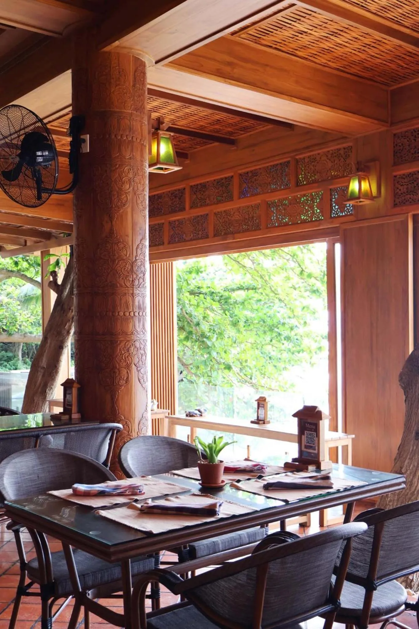 Restaurant/places to eat in Santhiya Koh Phangan Resort and Spa