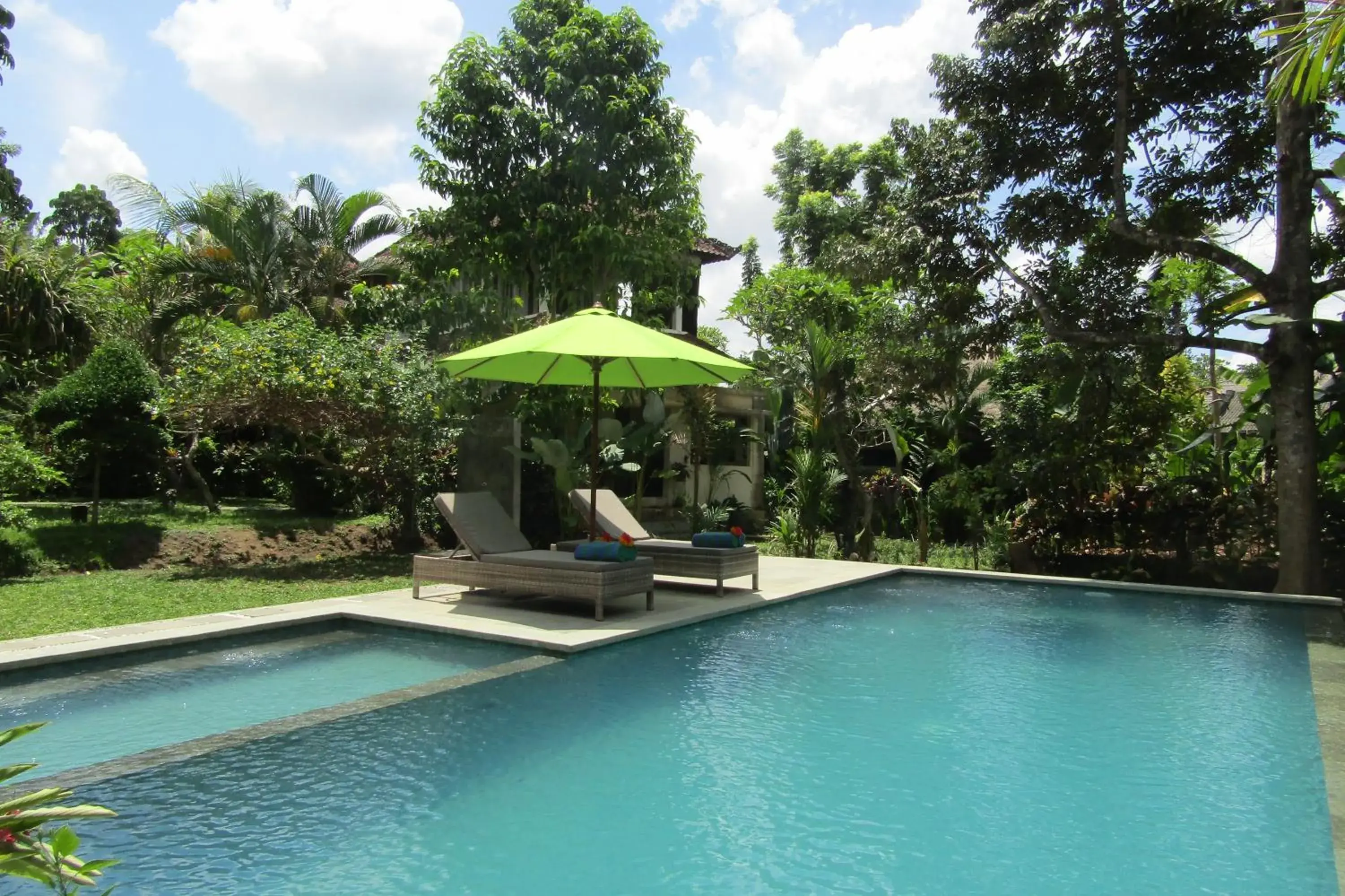 Swimming pool in Recep Bungalow Swimming pool in Recep Bungalow