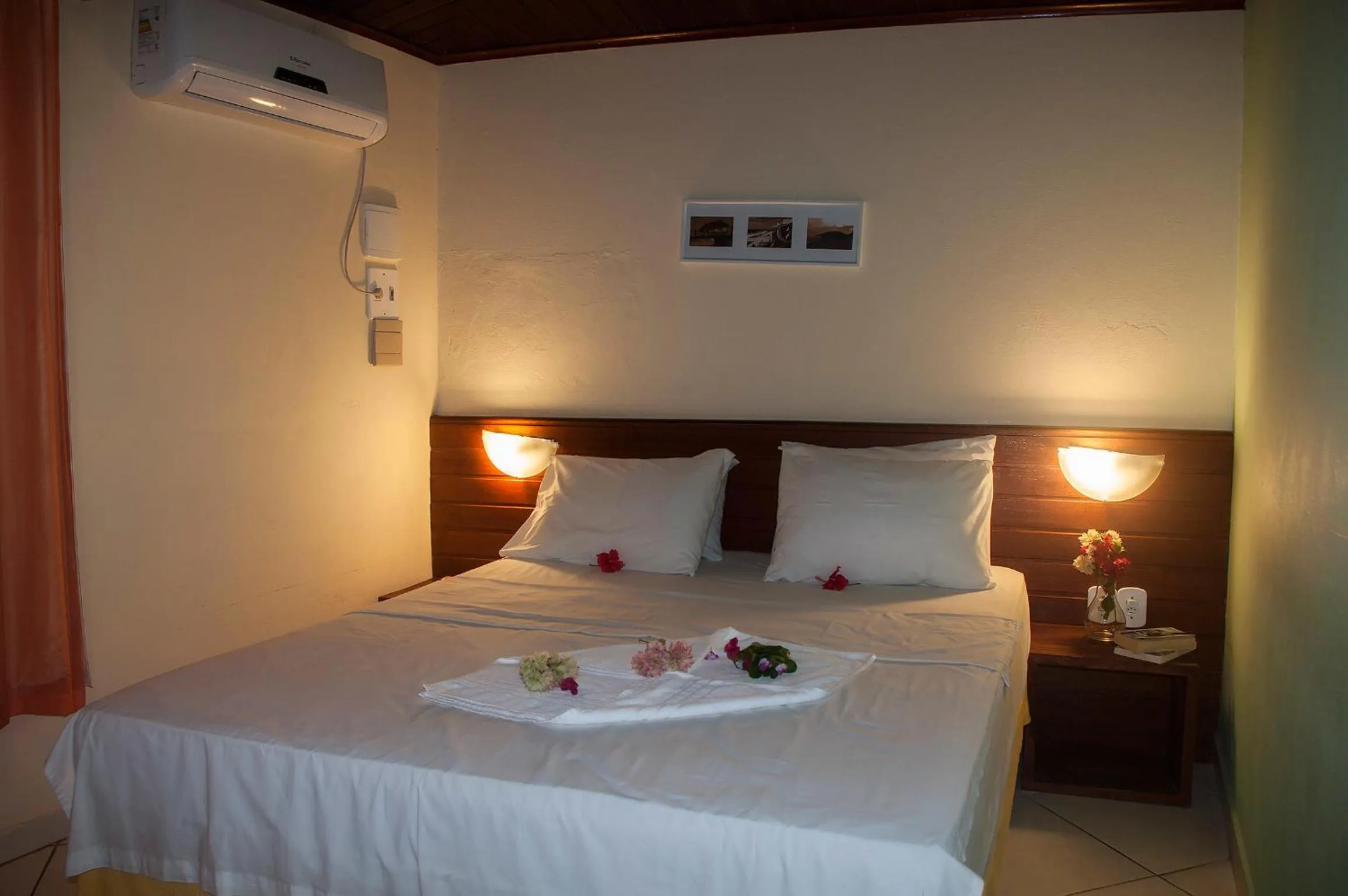 Bedroom, Bed in Pousada California