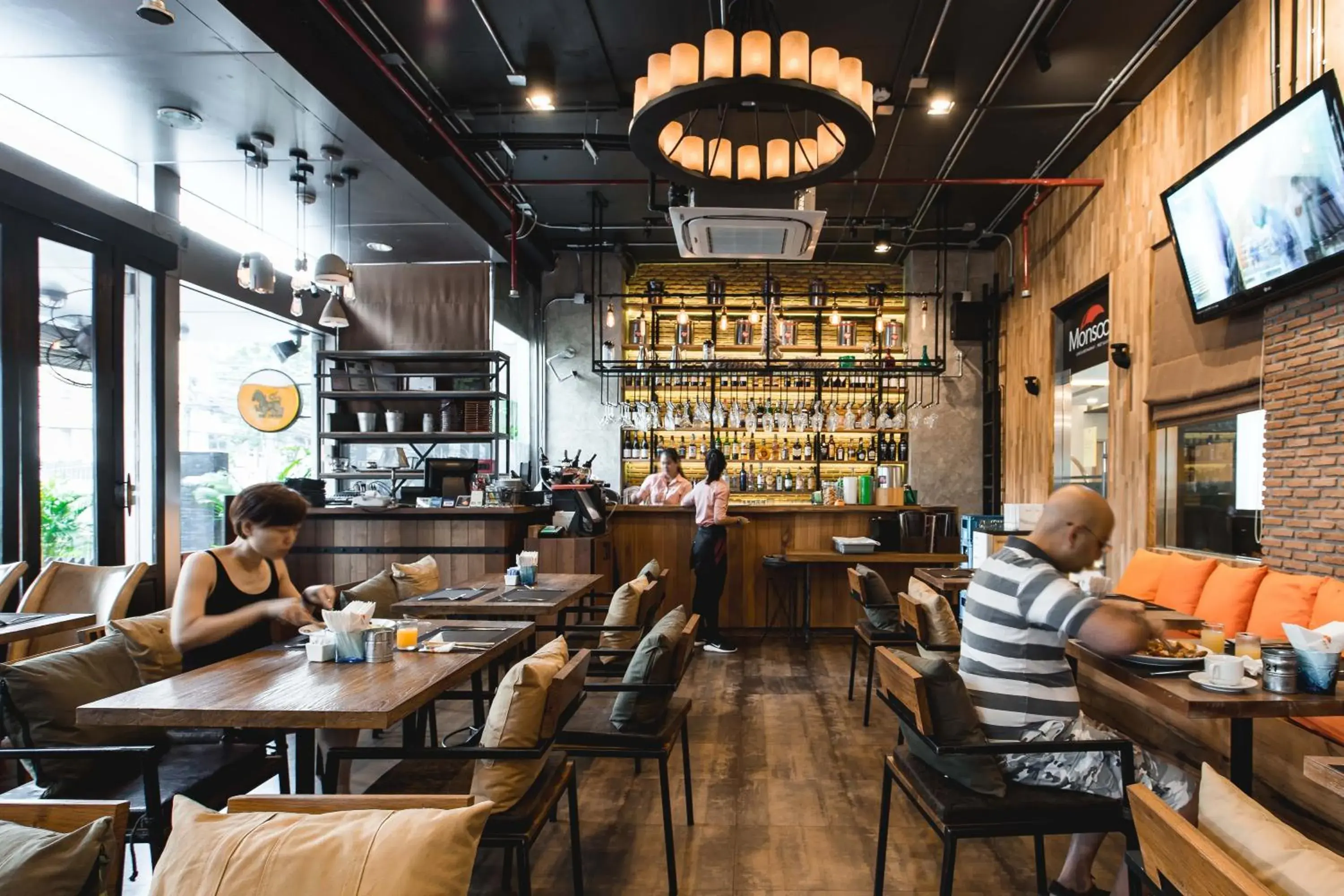 Restaurant/places to eat in Adelphi Suites Bangkok Restaurant/places to eat in Adelphi Suites Bangkok